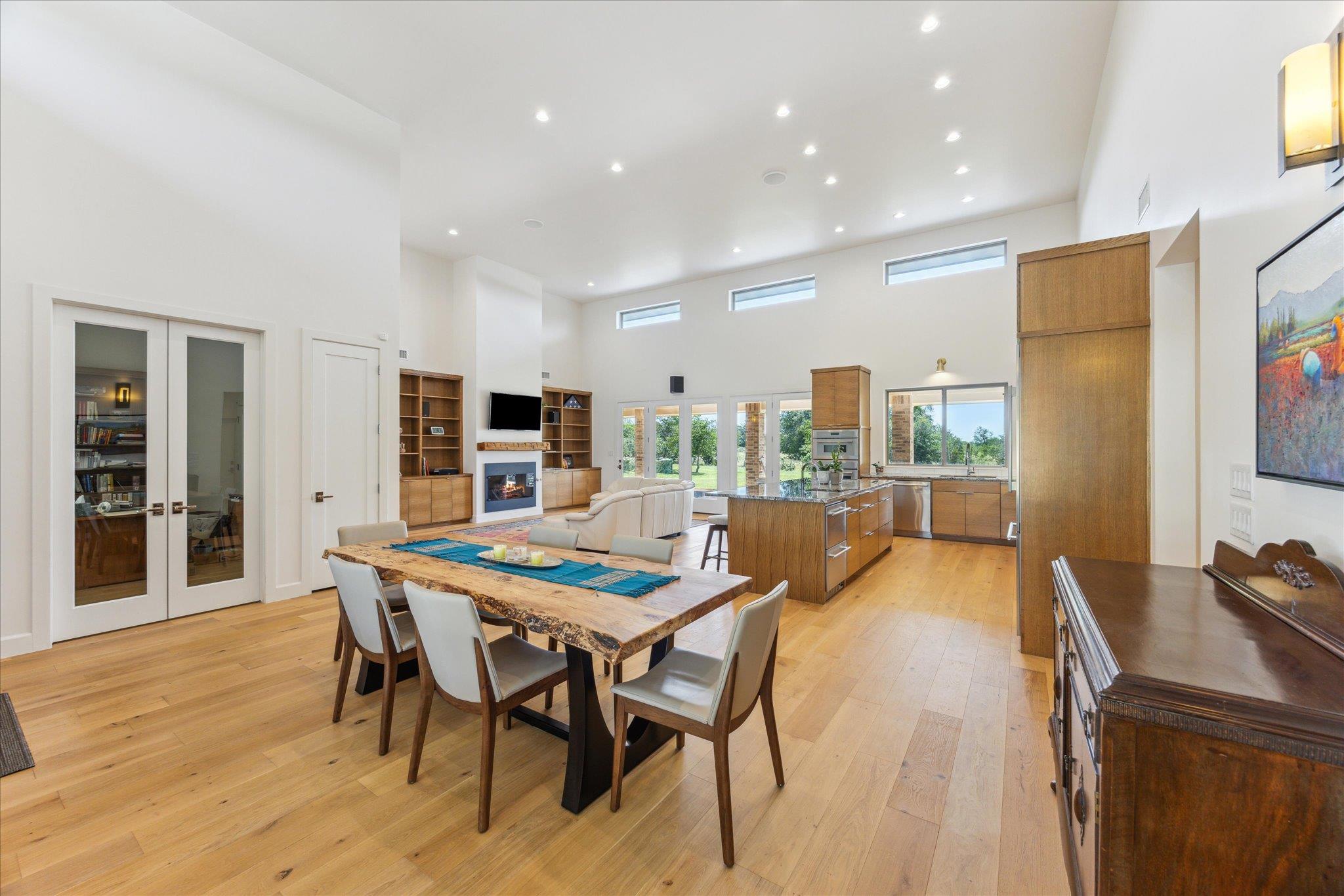 405 Spicewood Trails Dr, Spicewood, TX 78669