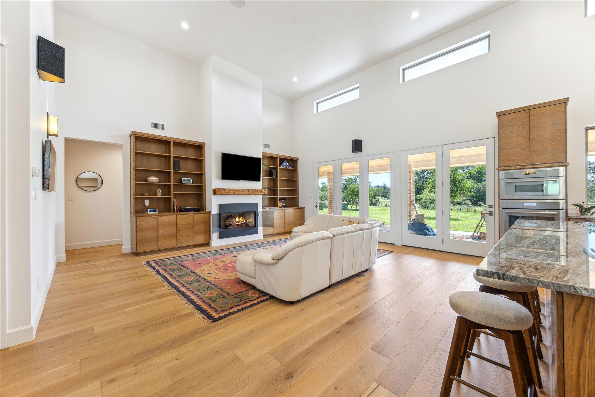 405 Spicewood Trails Dr, Spicewood, TX 78669