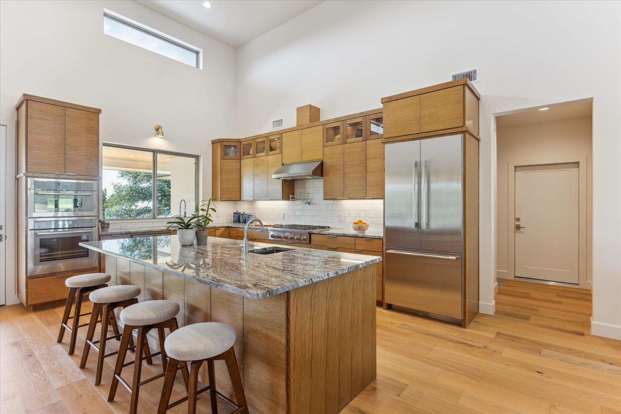 405 Spicewood Trails Dr, Spicewood, TX 78669