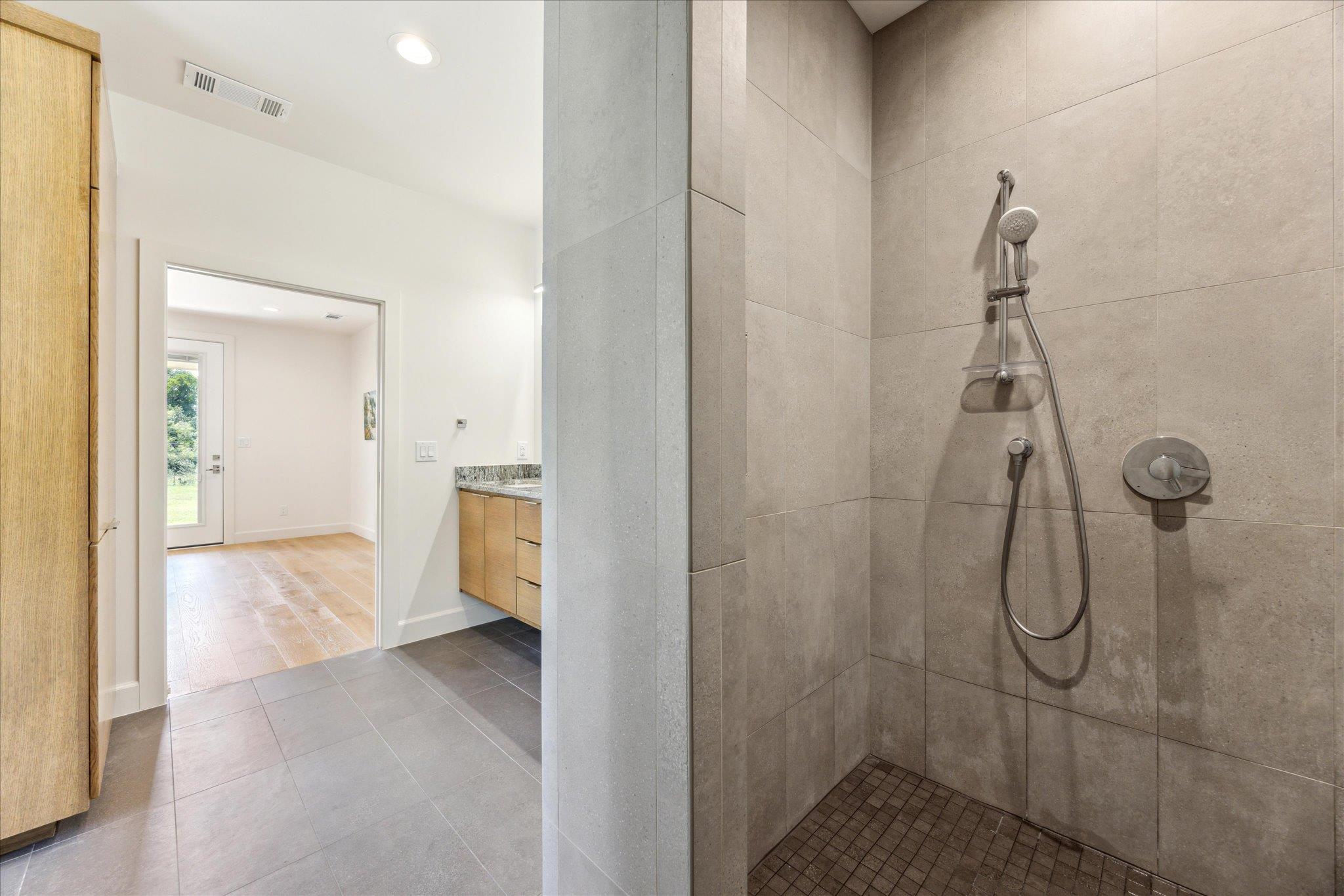 405 Spicewood Trails Dr, Spicewood, TX 78669