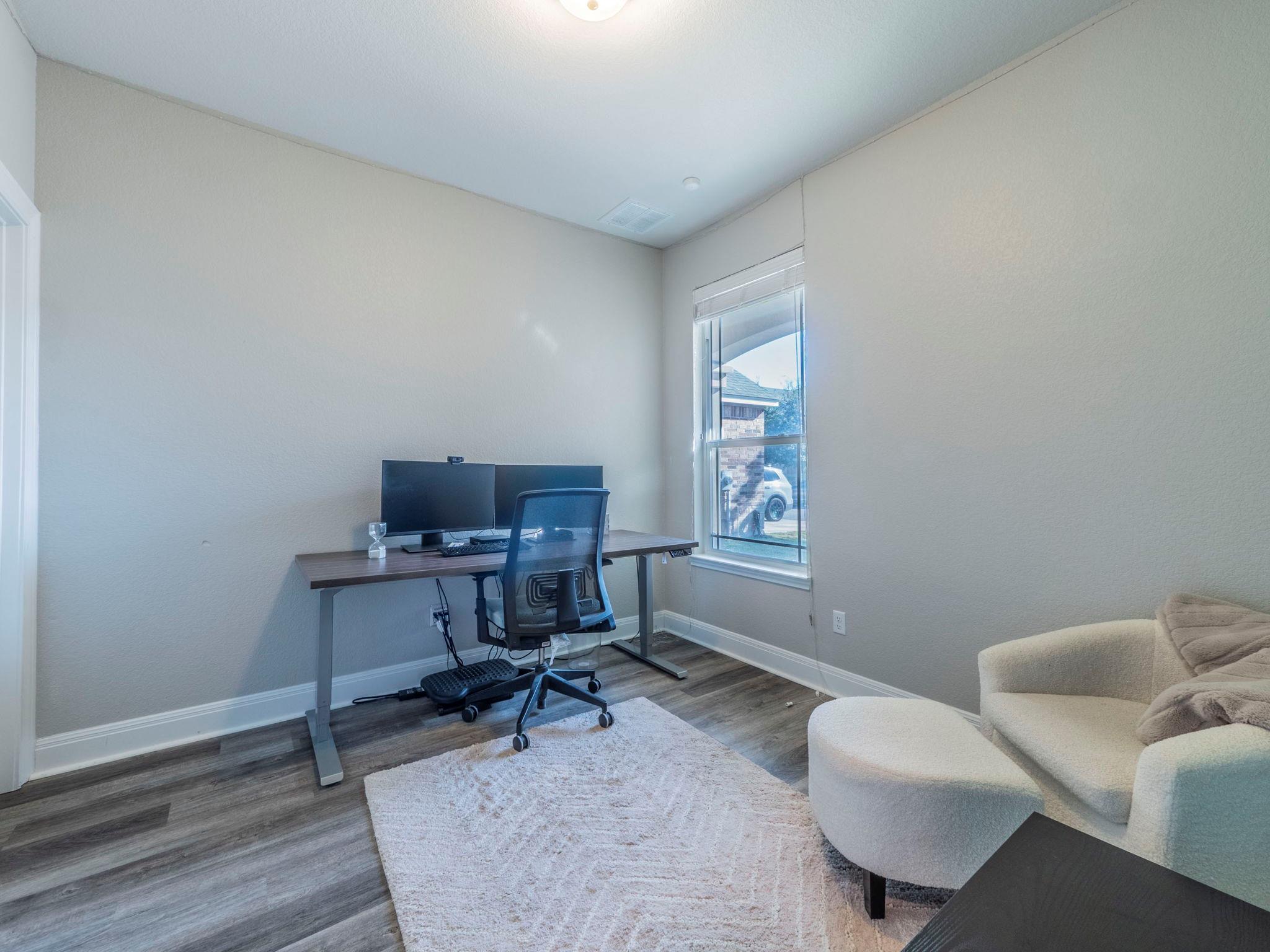 109 Holstein St # 107, Hutto, TX 78634