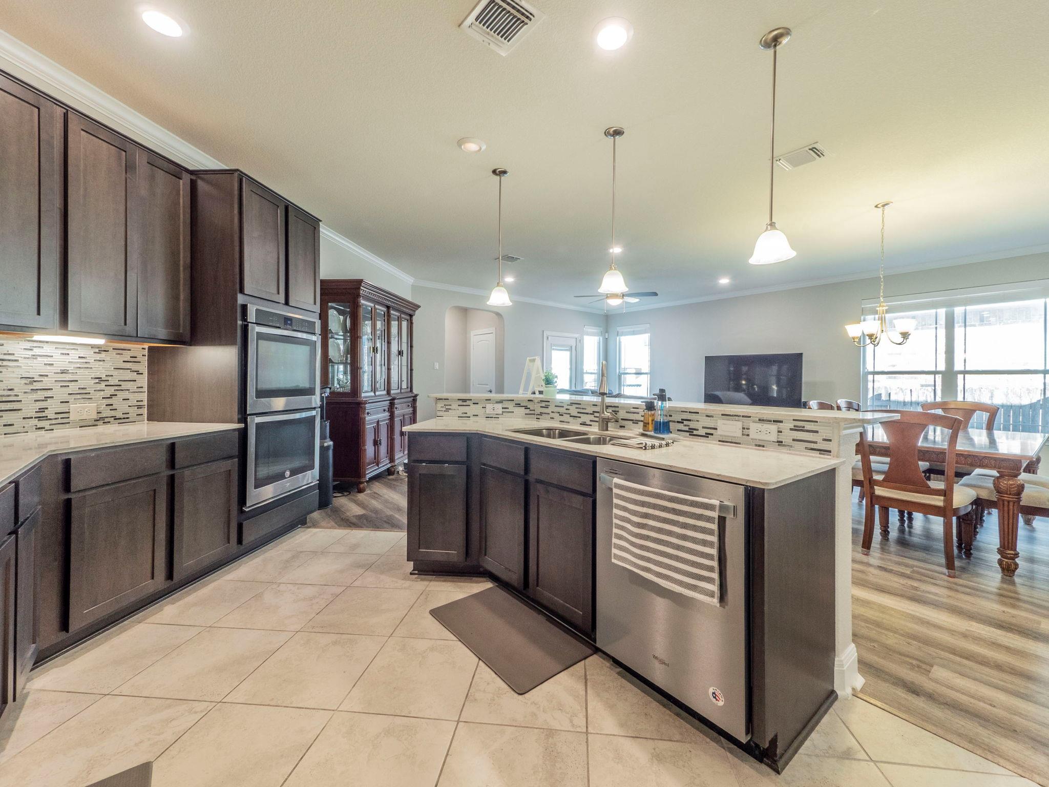 109 Holstein St # 107, Hutto, TX 78634