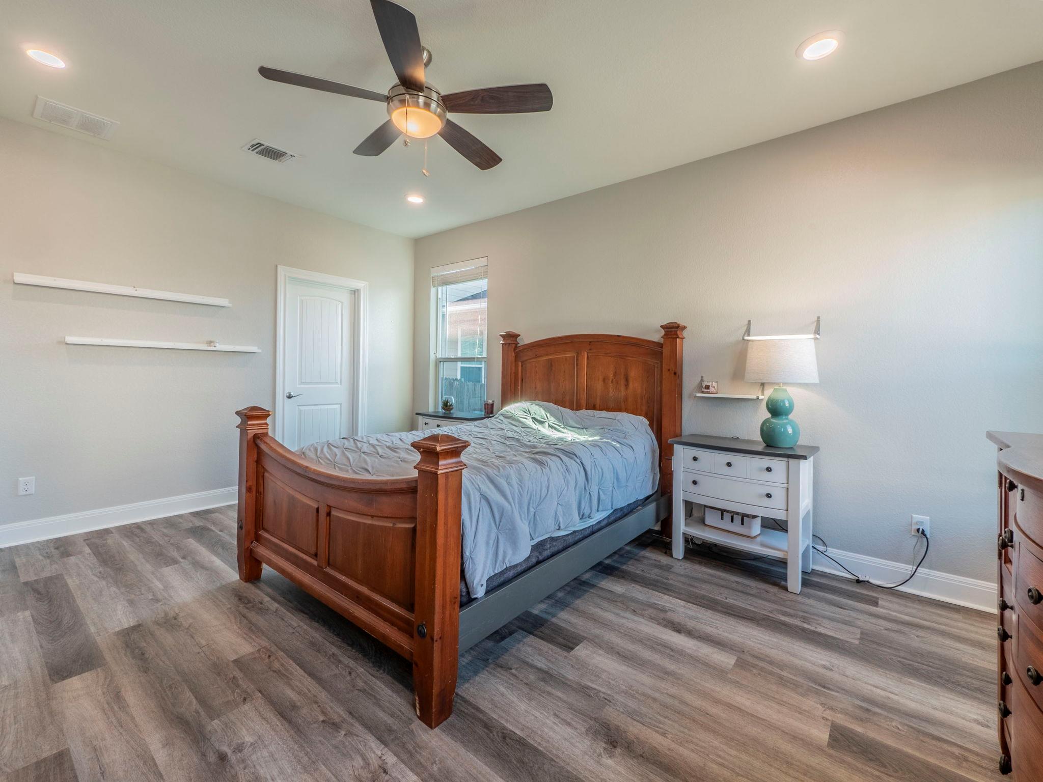 109 Holstein St # 107, Hutto, TX 78634