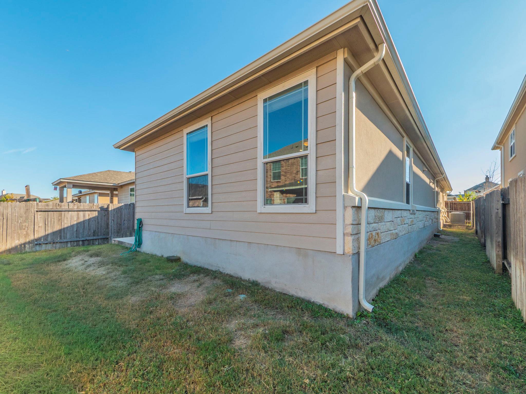 109 Holstein St # 107, Hutto, TX 78634