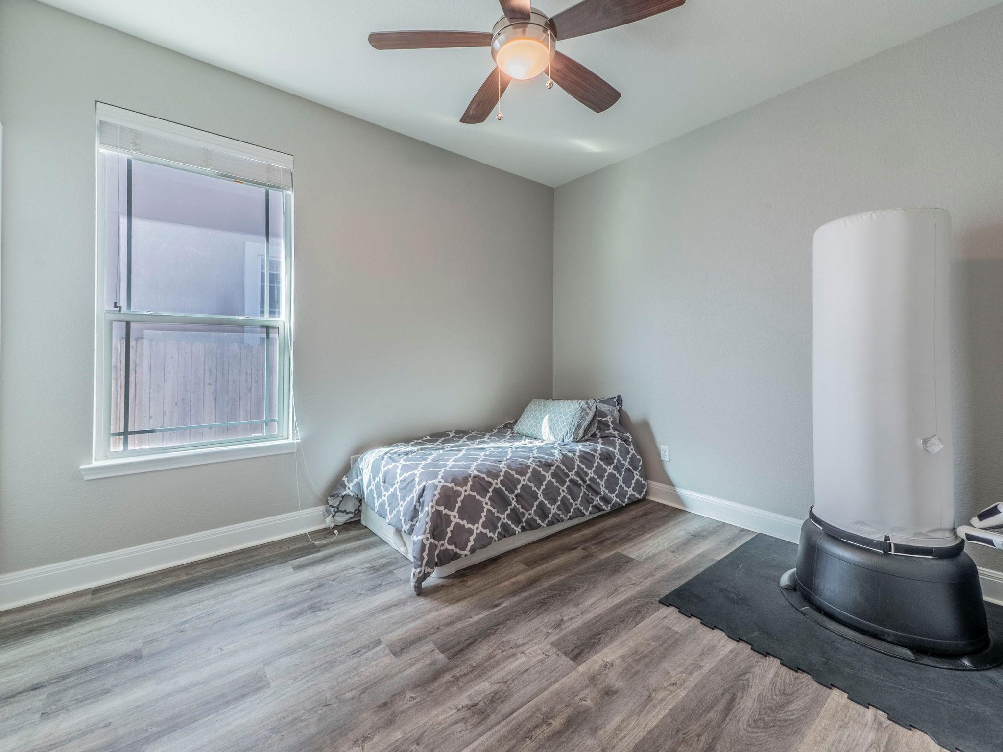 109 Holstein St # 107, Hutto, TX 78634