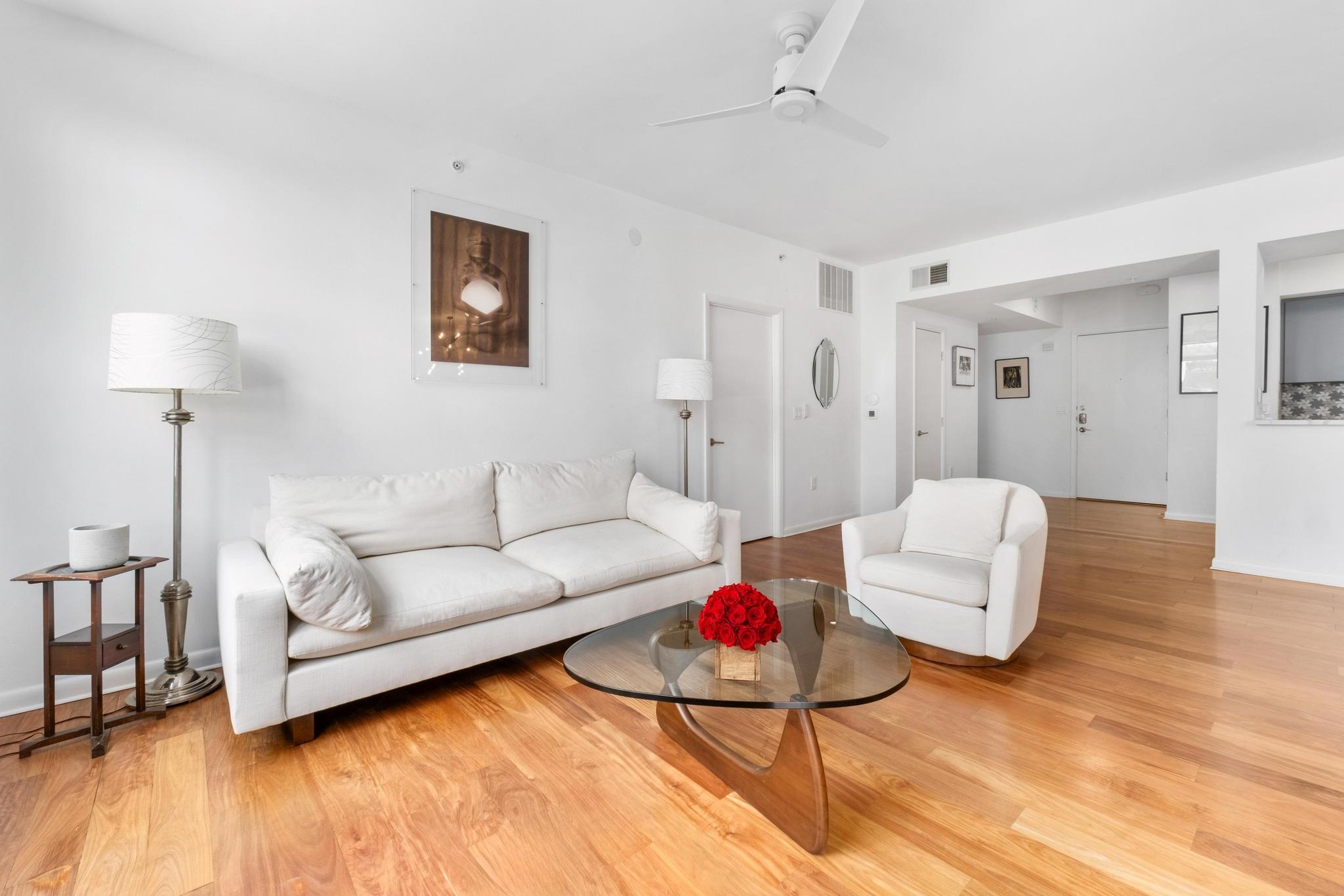 54 Rainey St # 1018, Austin, TX 78701