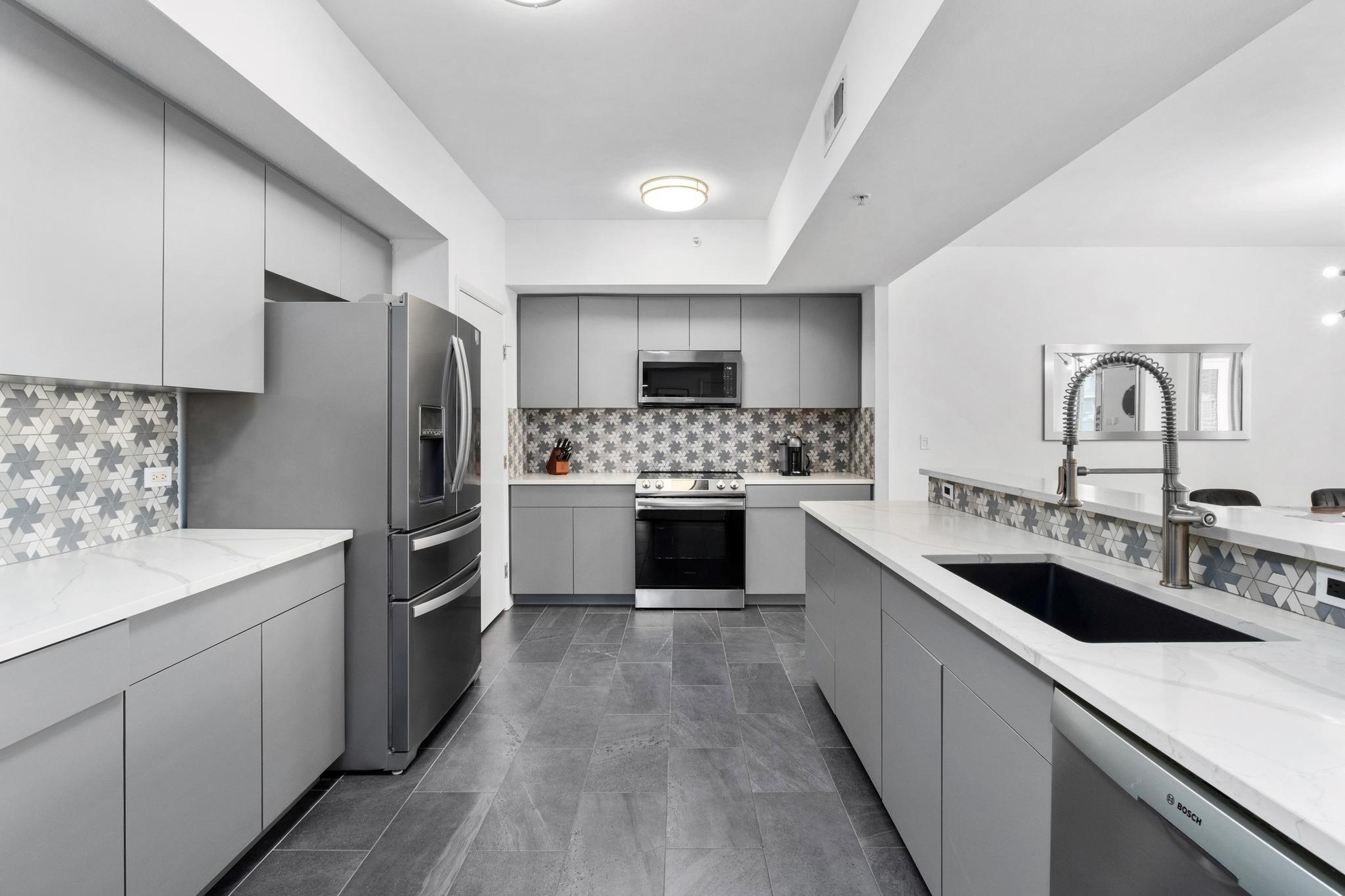 54 Rainey St # 1018, Austin, TX 78701