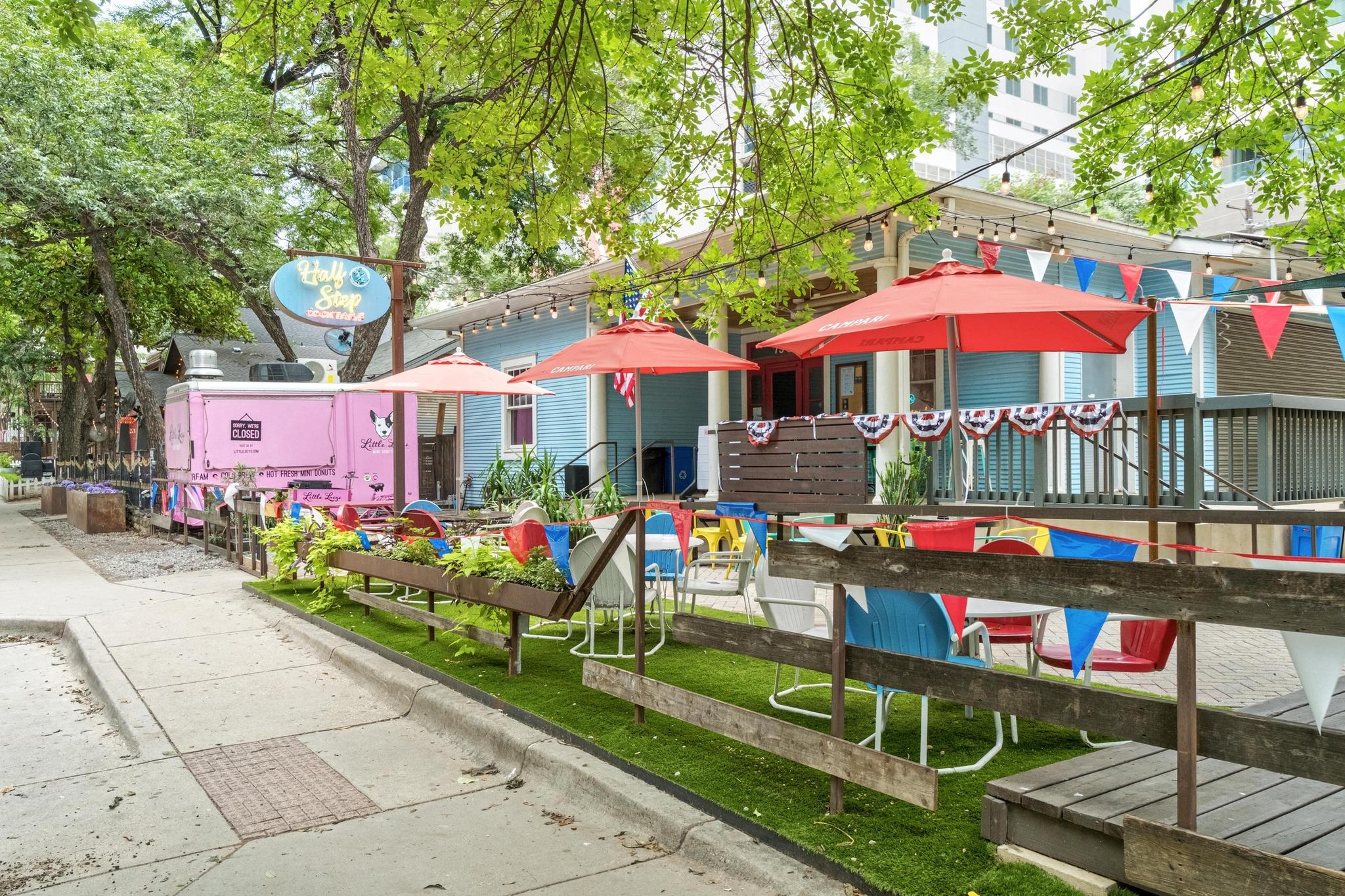 54 Rainey St # 1018, Austin, TX 78701