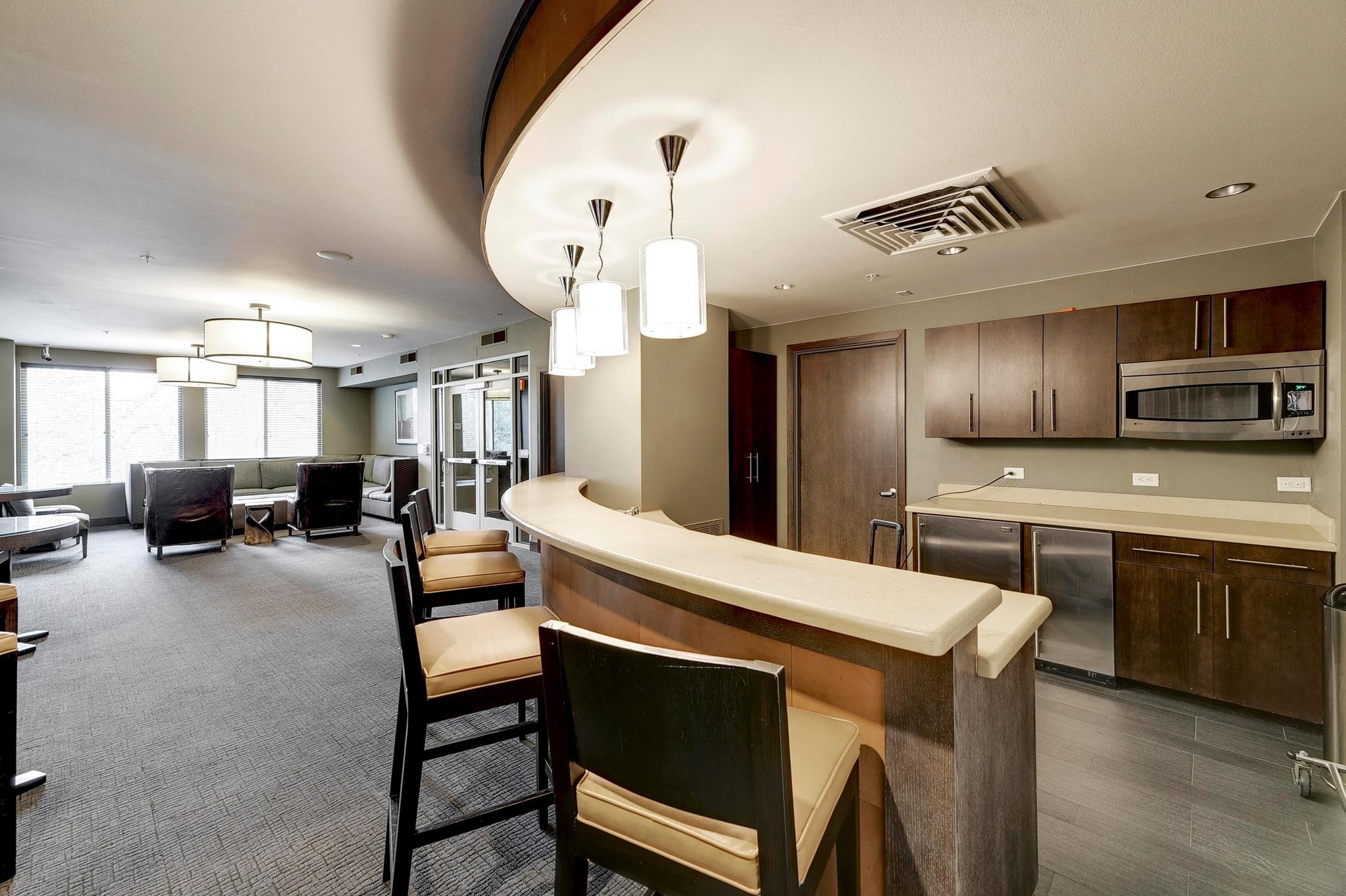 54 Rainey St # 1018, Austin, TX 78701