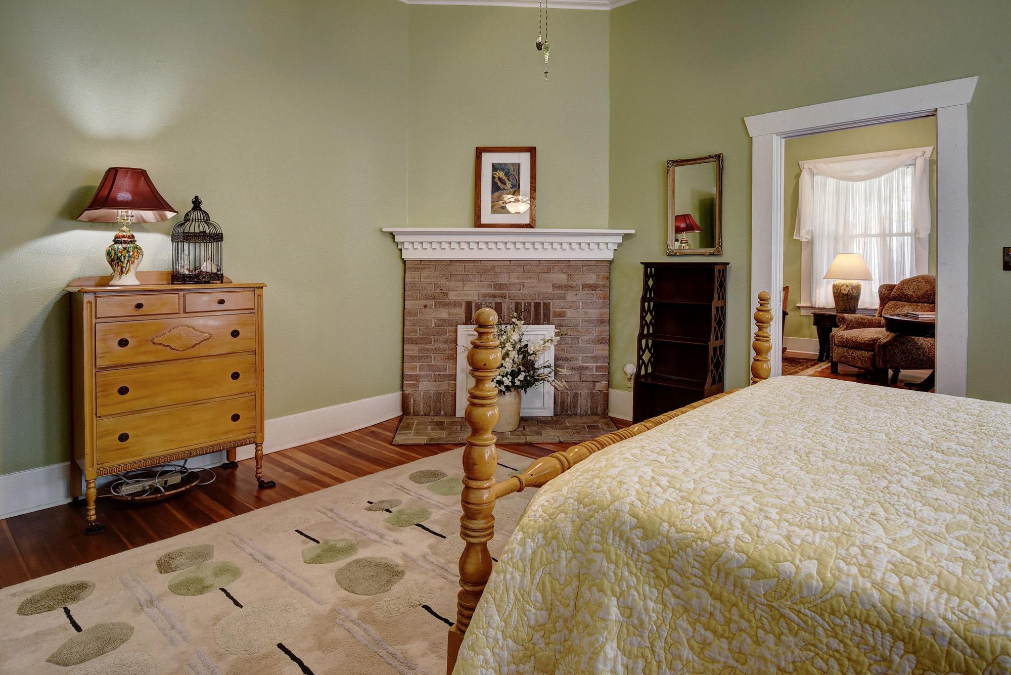 1102 Pecan St, Bastrop, TX 78602