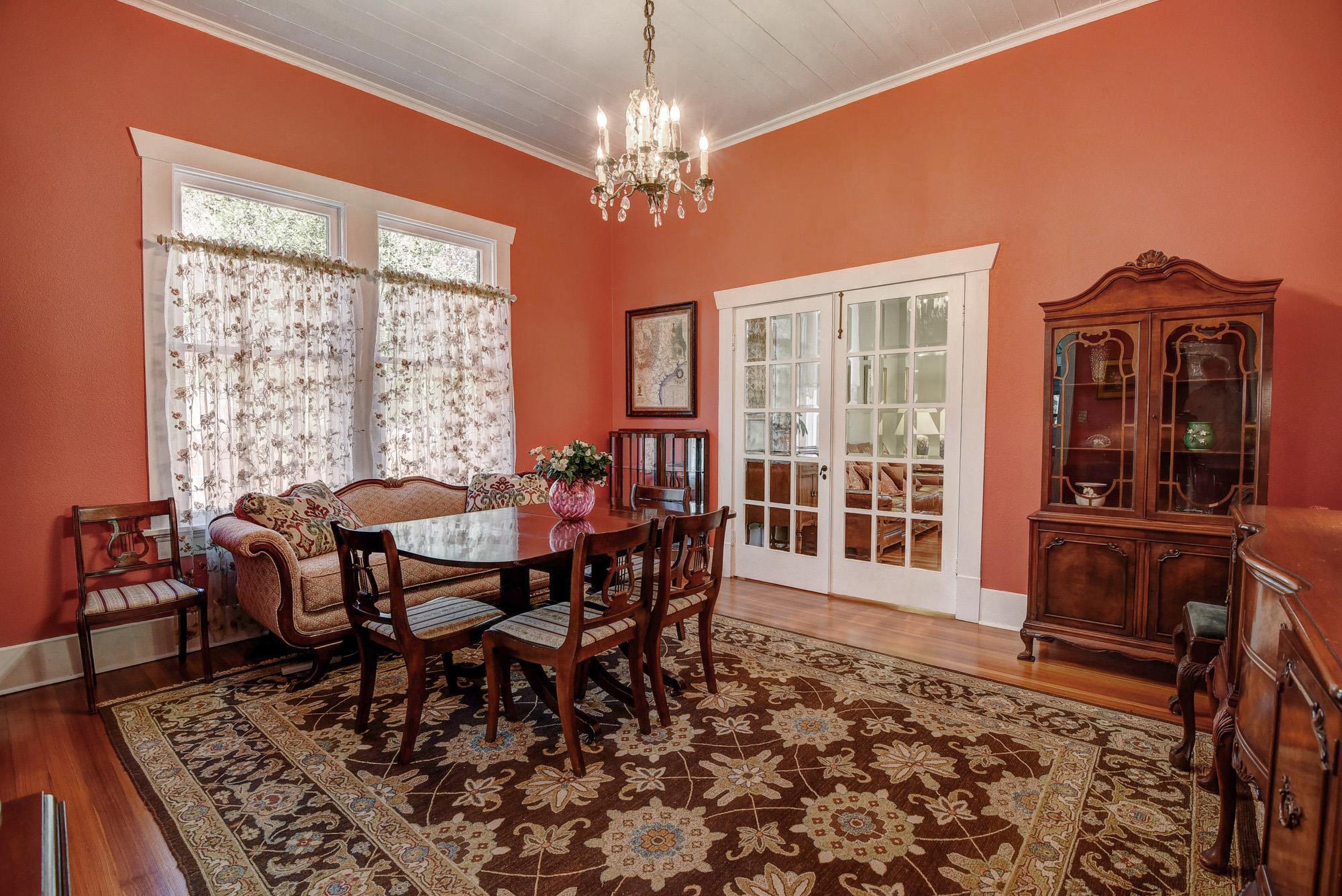 1102 Pecan St, Bastrop, TX 78602