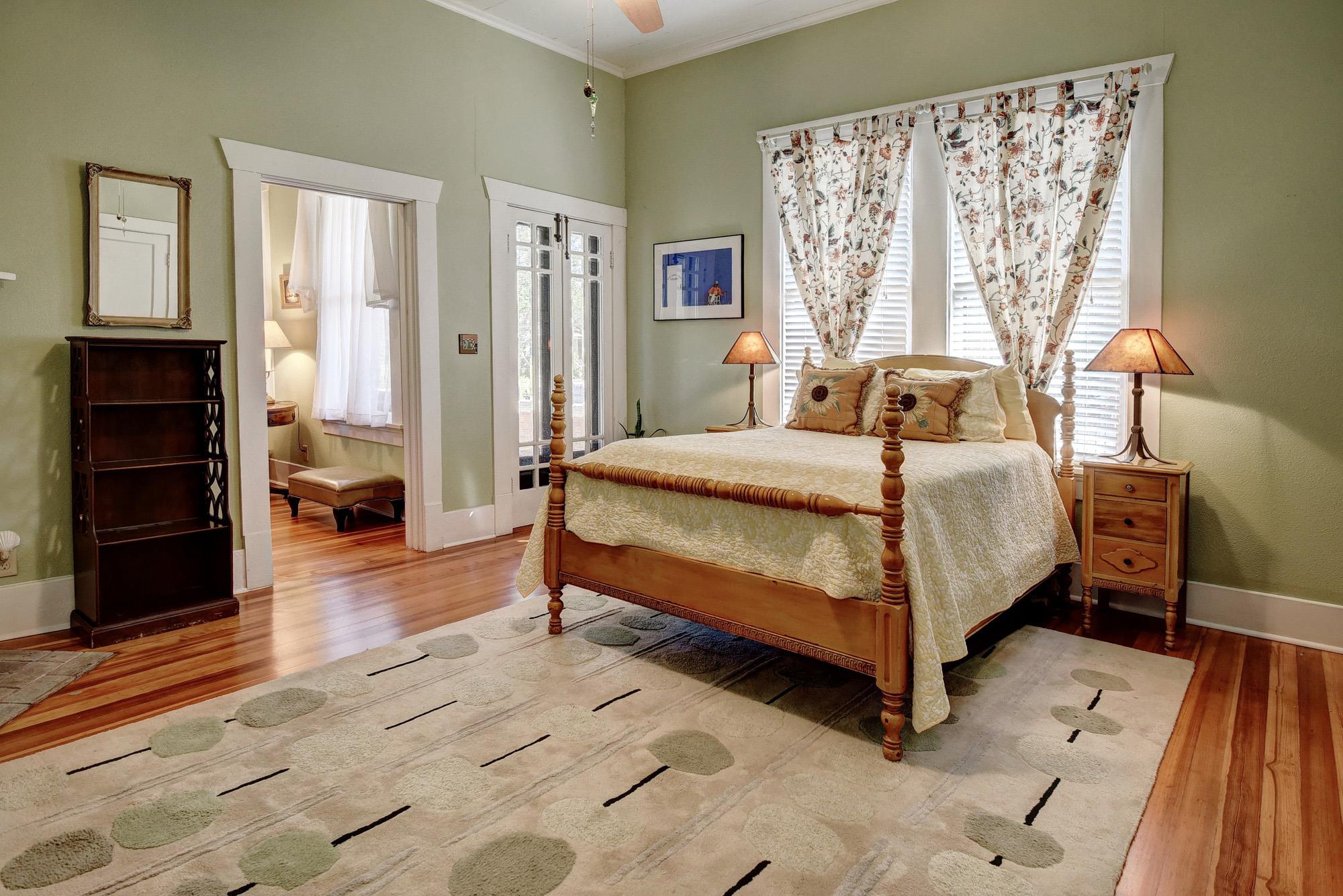 1102 Pecan St, Bastrop, TX 78602