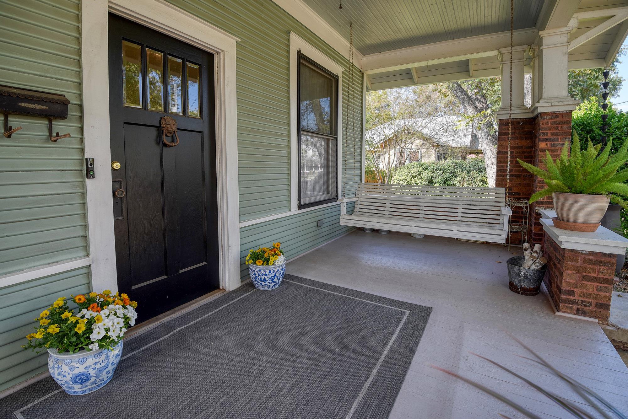 1102 Pecan St, Bastrop, TX 78602