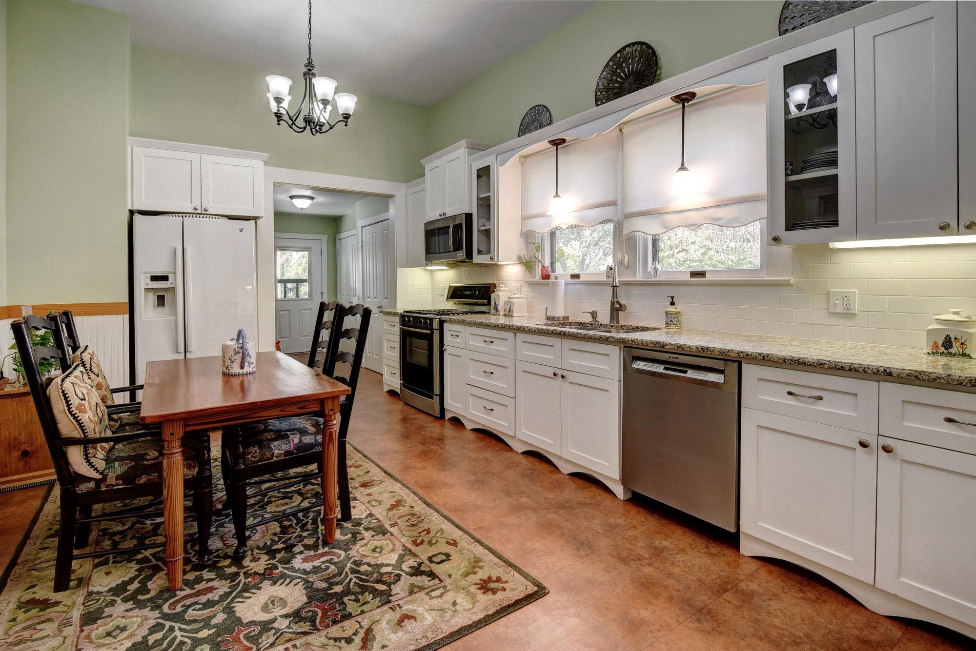 1102 Pecan St, Bastrop, TX 78602