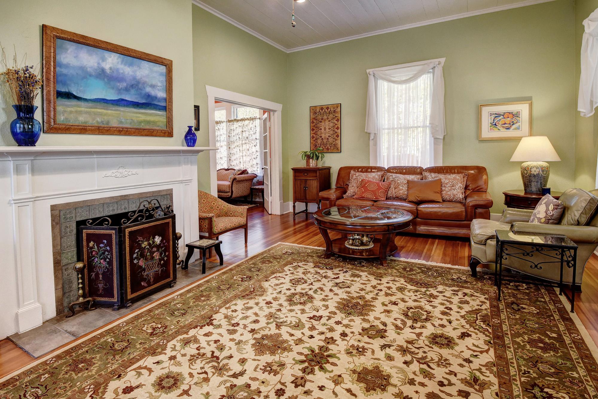 1102 Pecan St, Bastrop, TX 78602