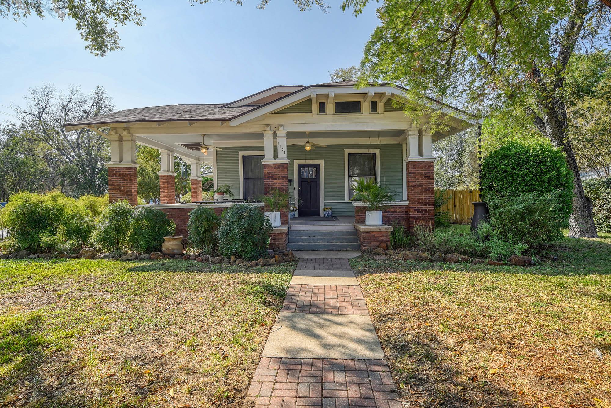 1102 Pecan St, Bastrop, TX 78602