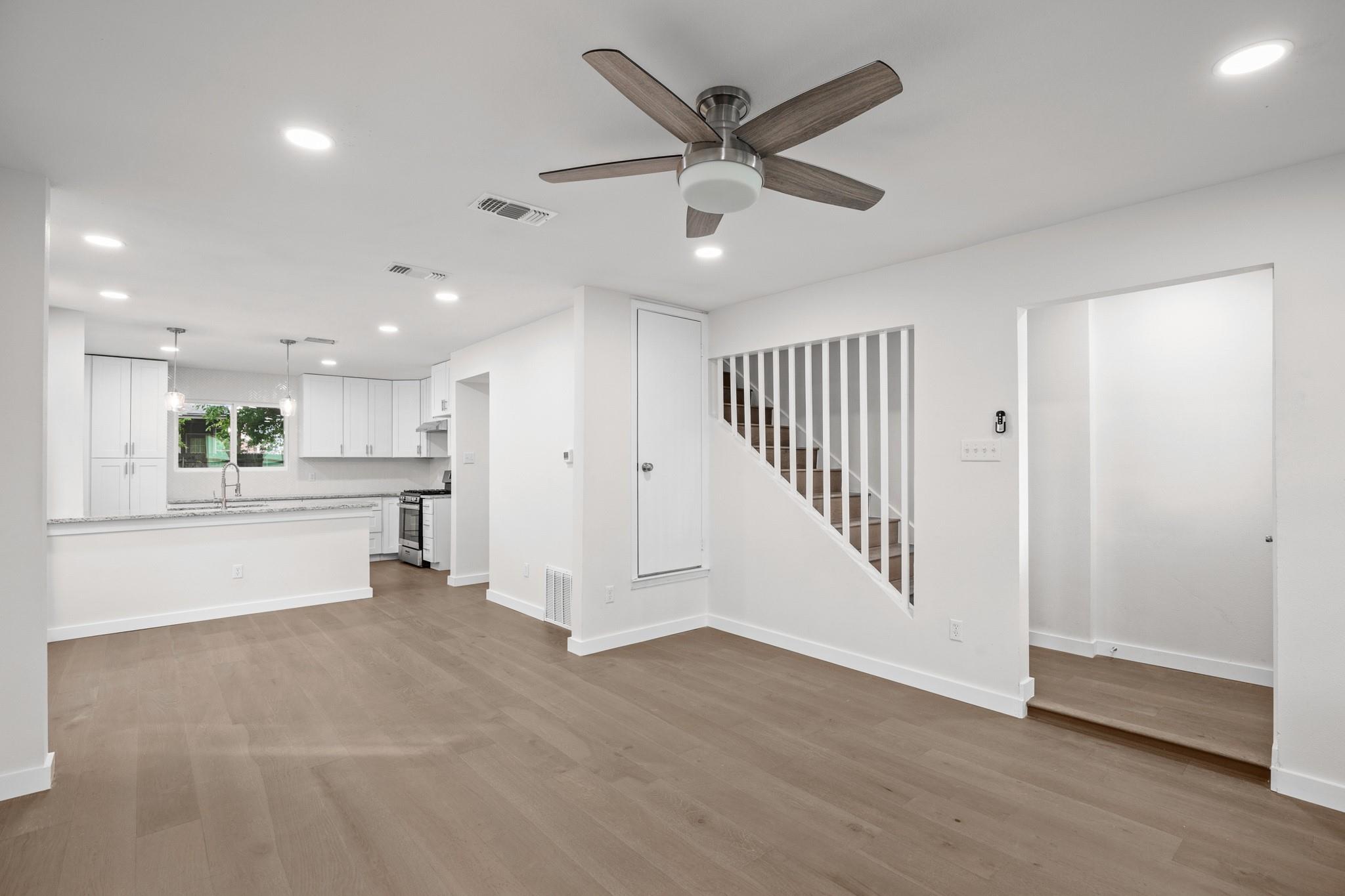 7520 Uray Dr, Austin, TX 78724