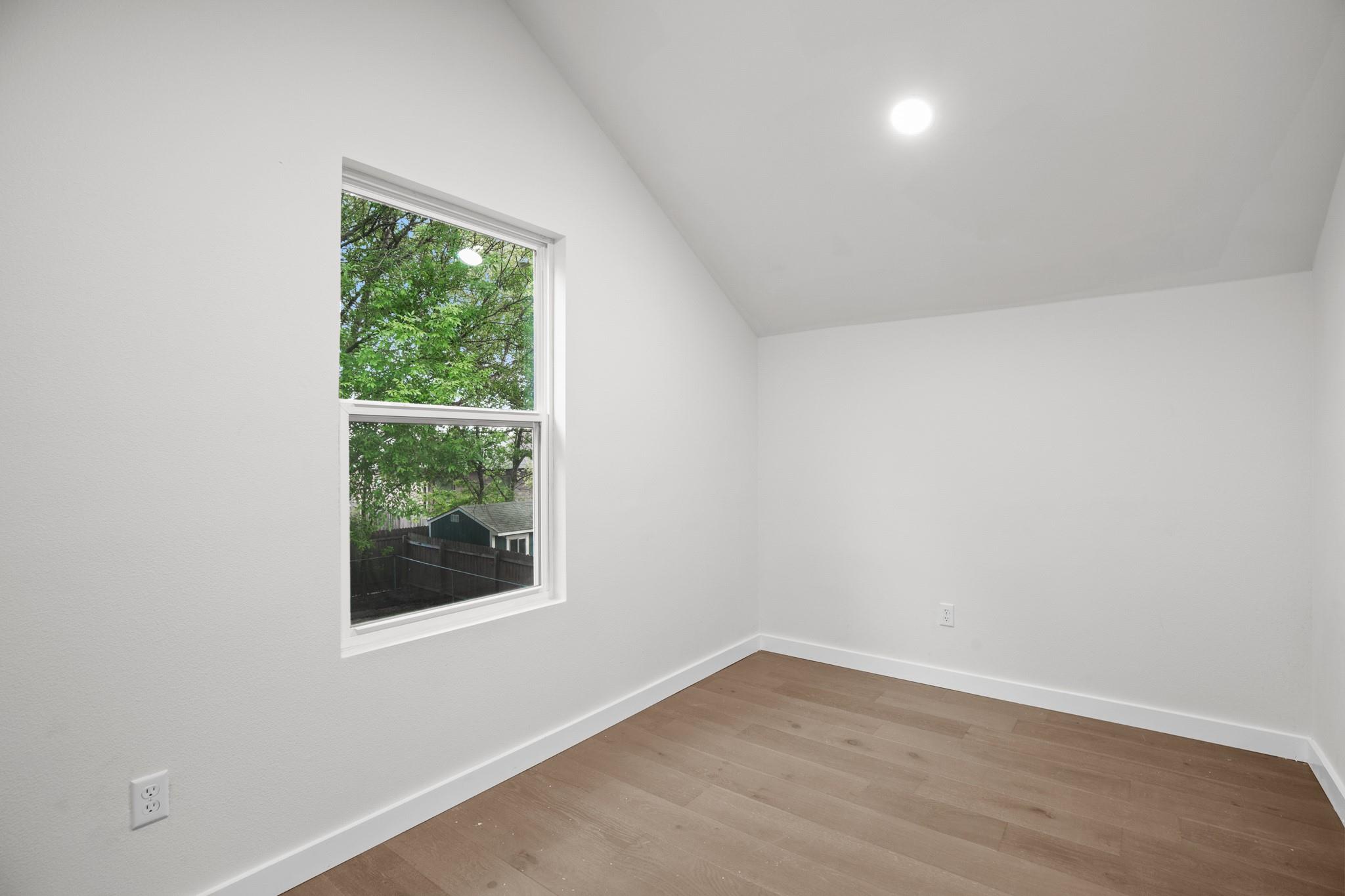 7520 Uray Dr, Austin, TX 78724