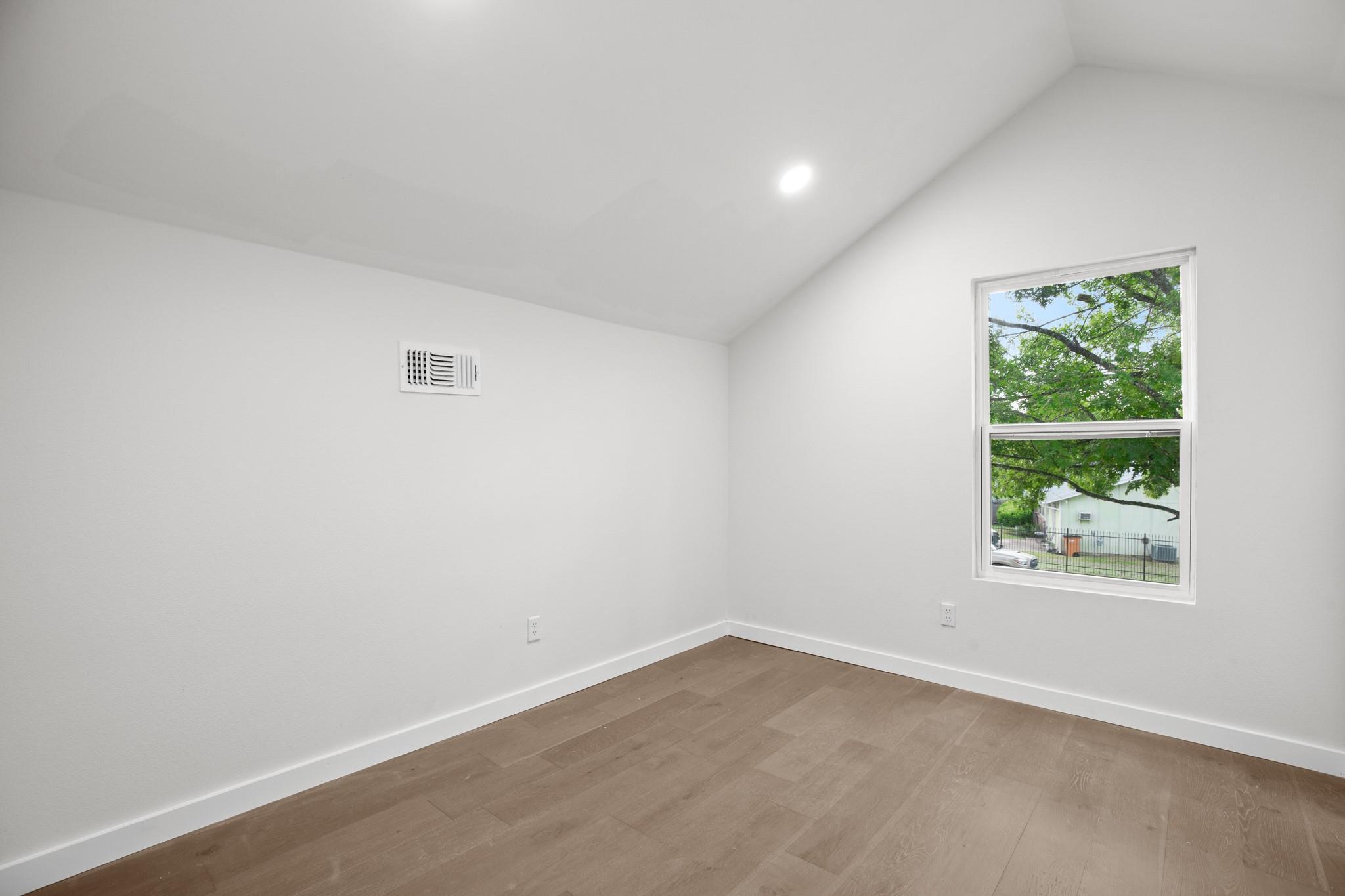 7520 Uray Dr, Austin, TX 78724