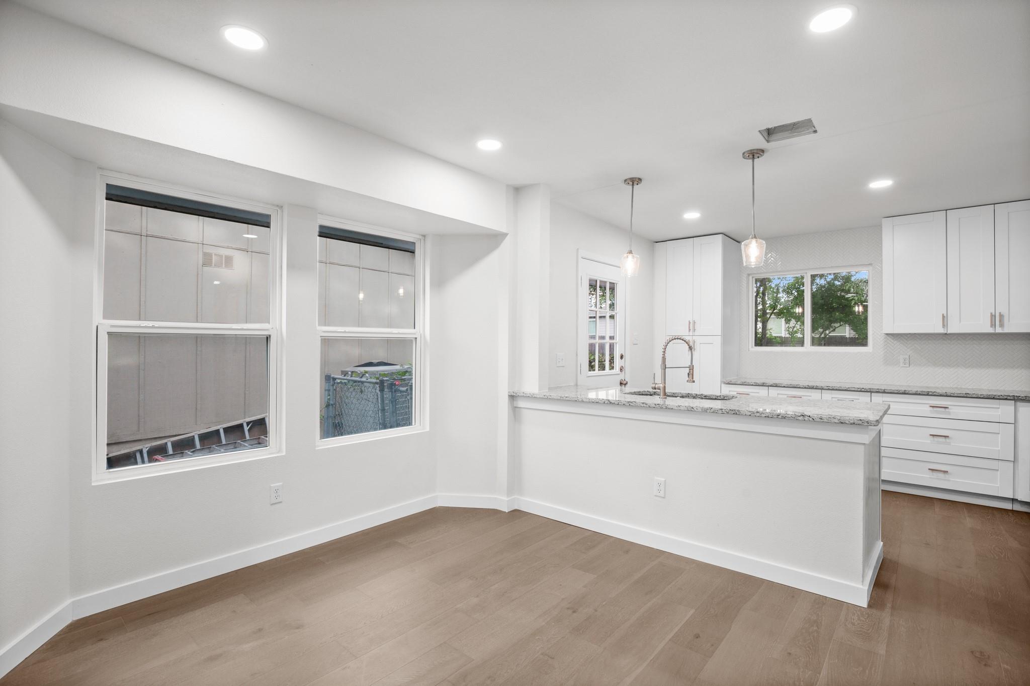 7520 Uray Dr, Austin, TX 78724