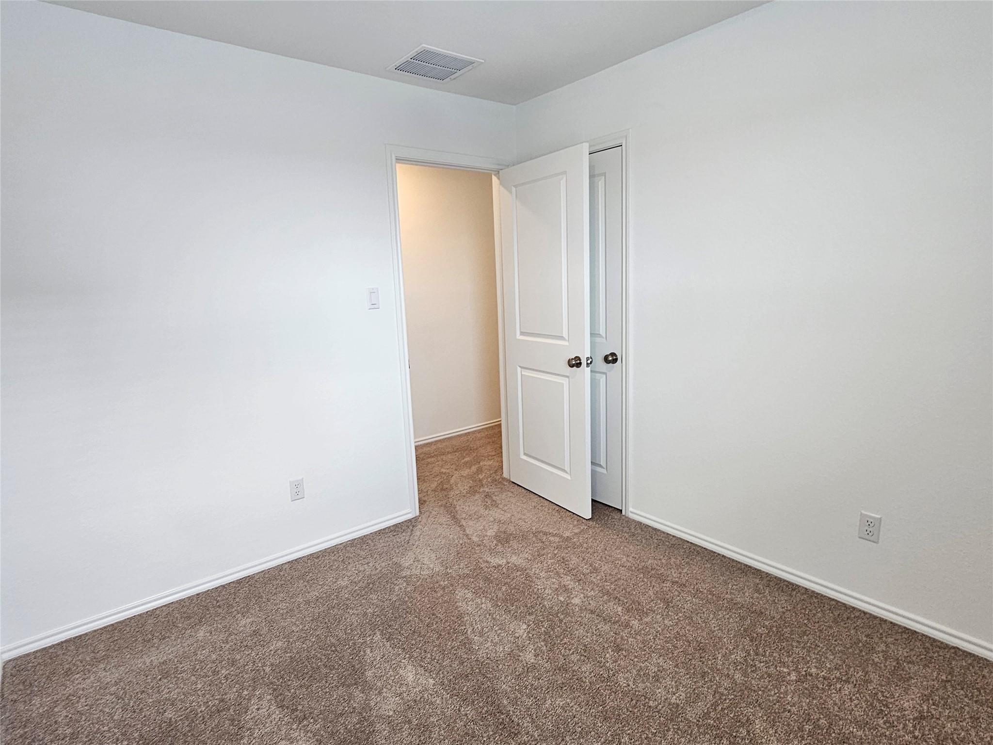 704 Commander Abbott Dr, Jarrell, TX 76537