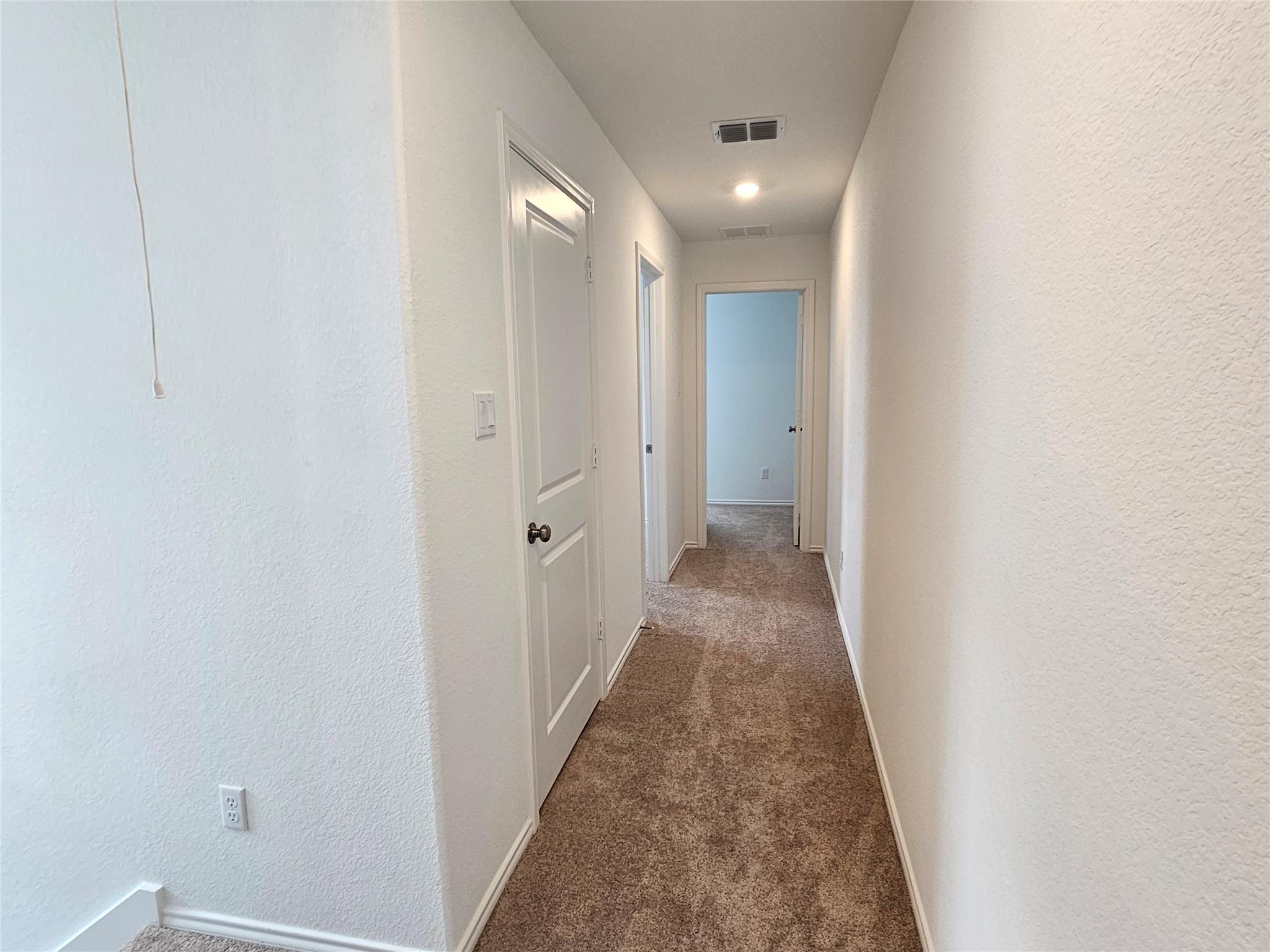 704 Commander Abbott Dr, Jarrell, TX 76537