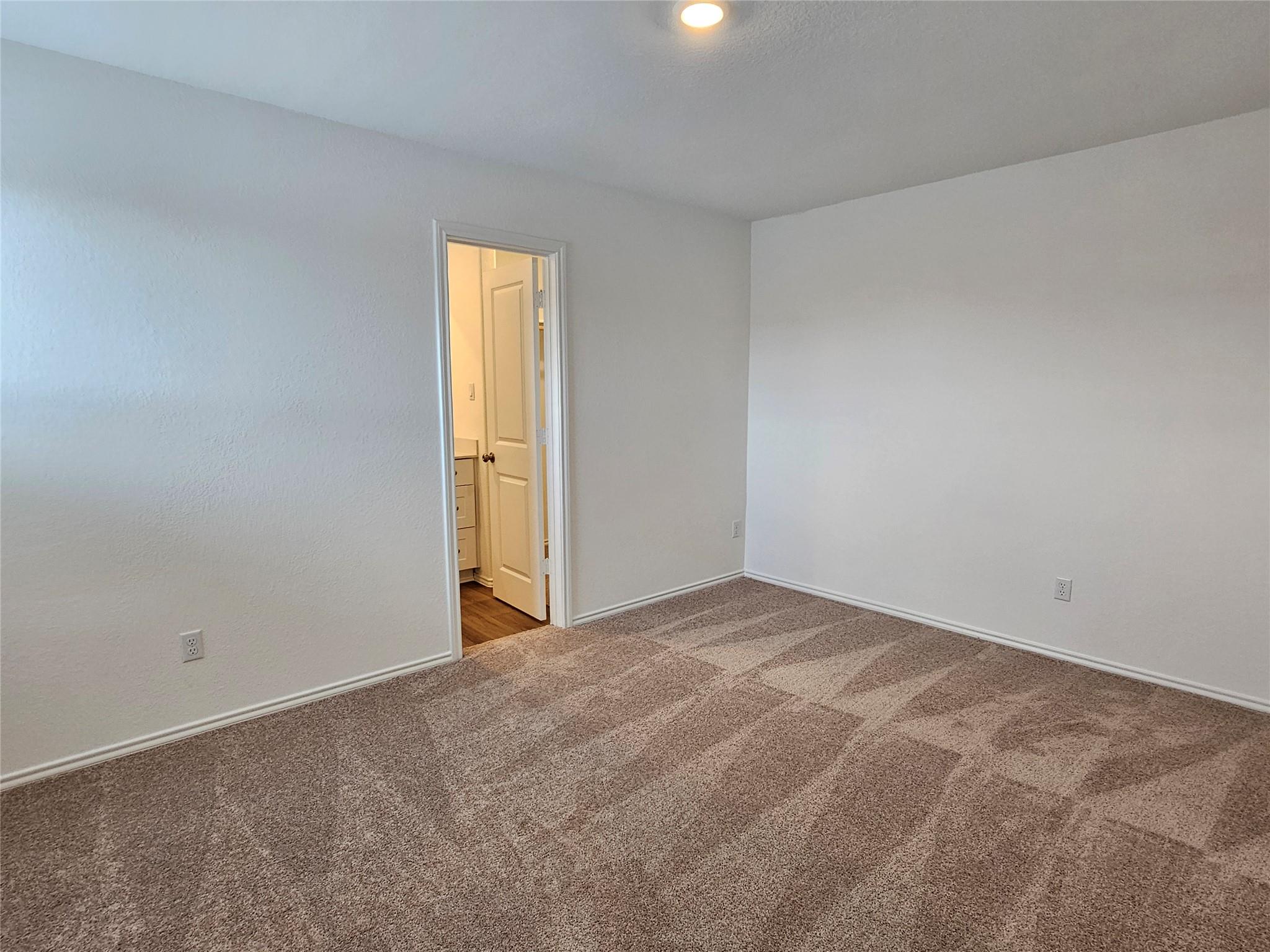 704 Commander Abbott Dr, Jarrell, TX 76537