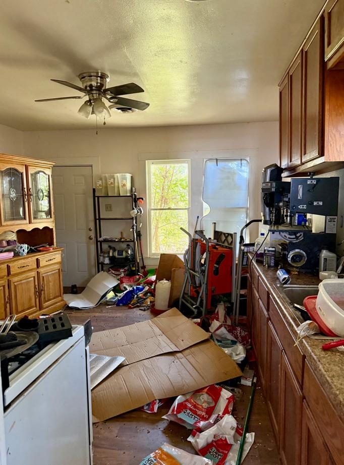 1604 N Travis Ave, Cameron, TX 76520