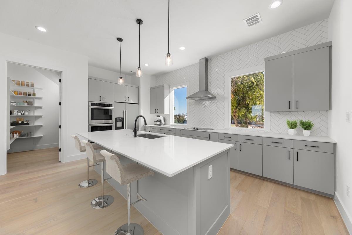 102 Mountain Home Rd, Horseshoe Bay, TX 78657