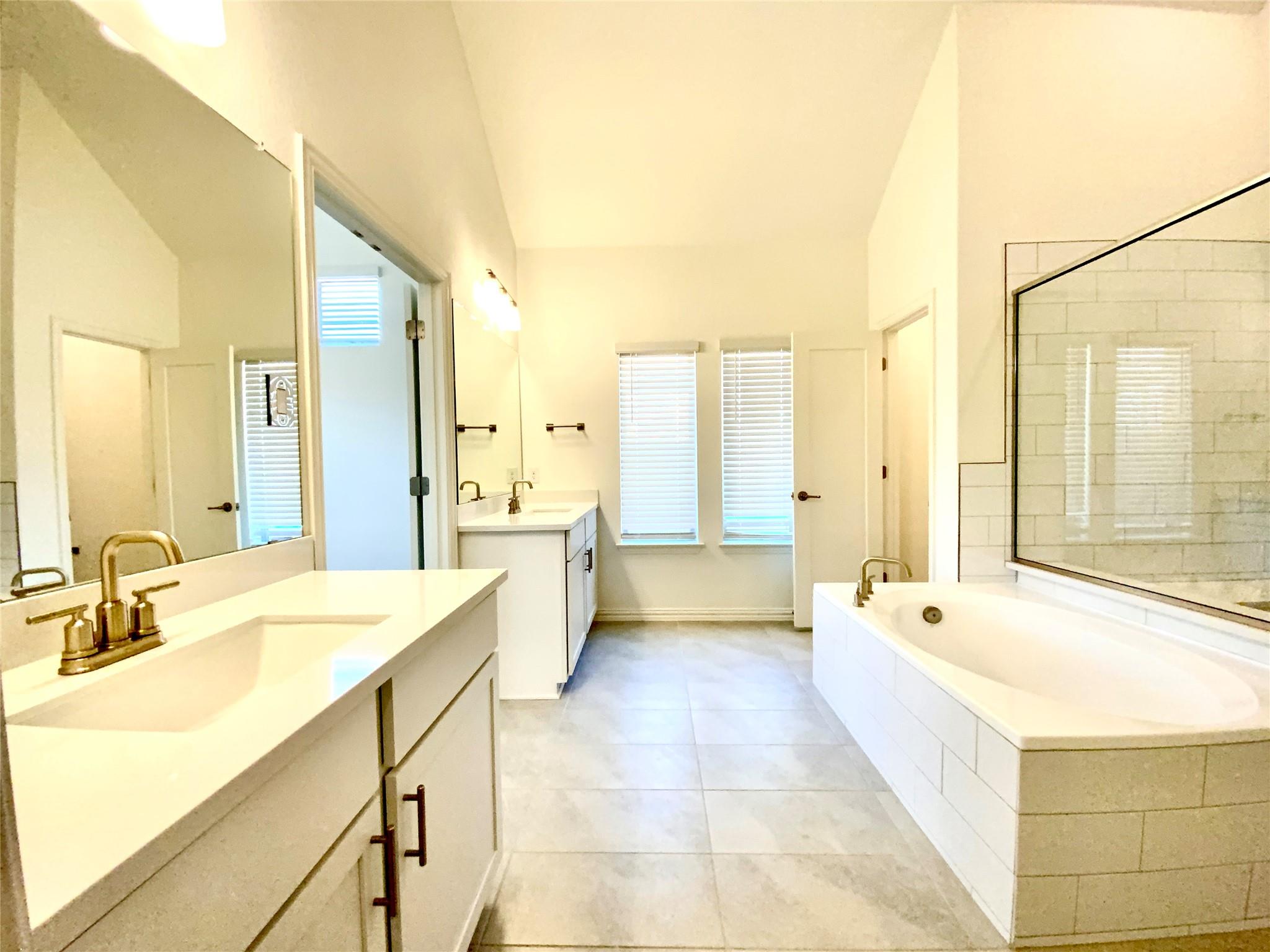 247 Du Bois Ln, Kyle, TX 78640