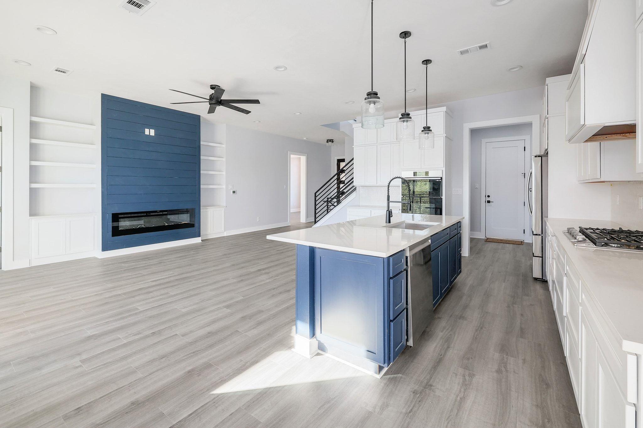 5717 Lost Horizon Dr # 2, Austin, TX 78759