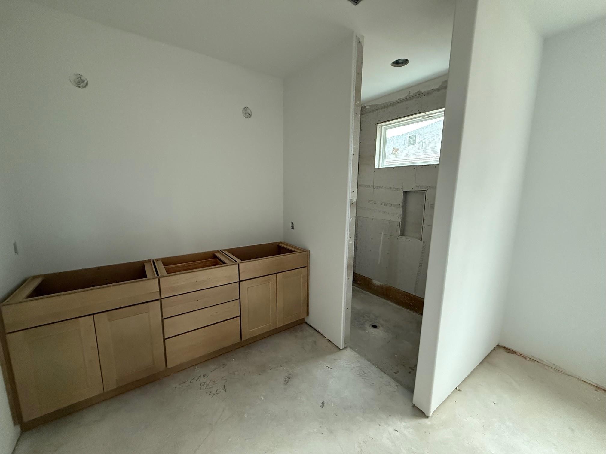 406 Hogans Place Pl, Meadowlakes, TX 78654