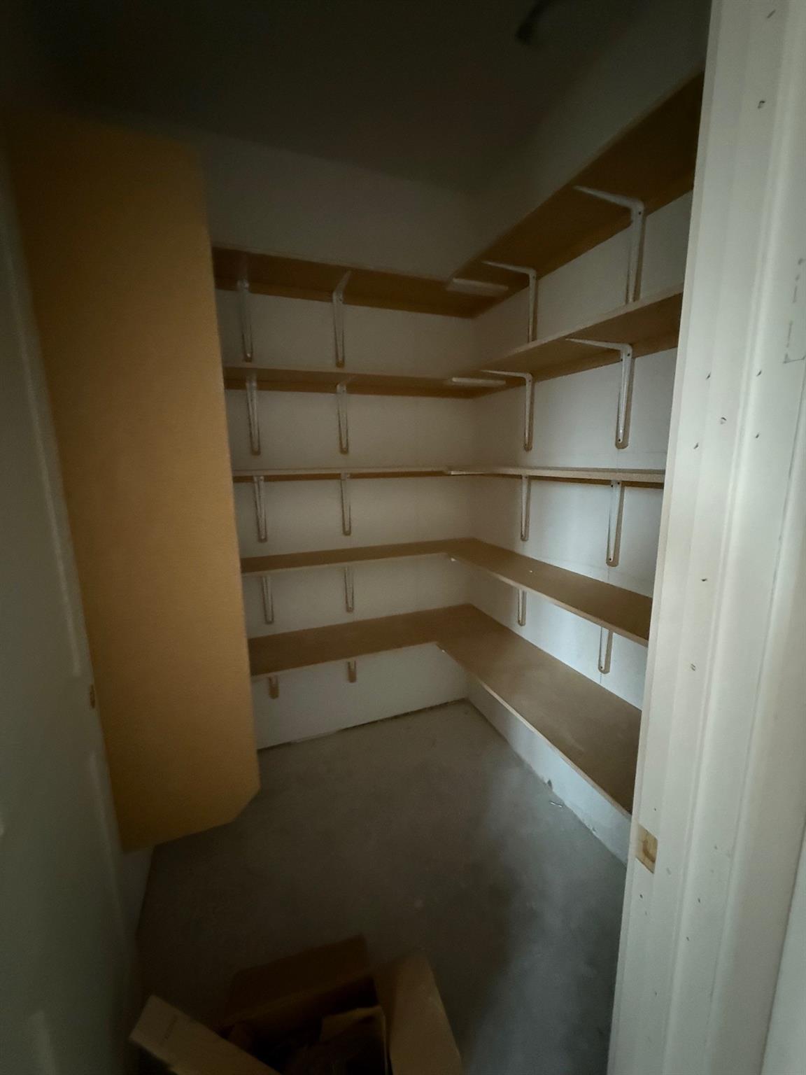 406 Hogans Place Pl, Meadowlakes, TX 78654