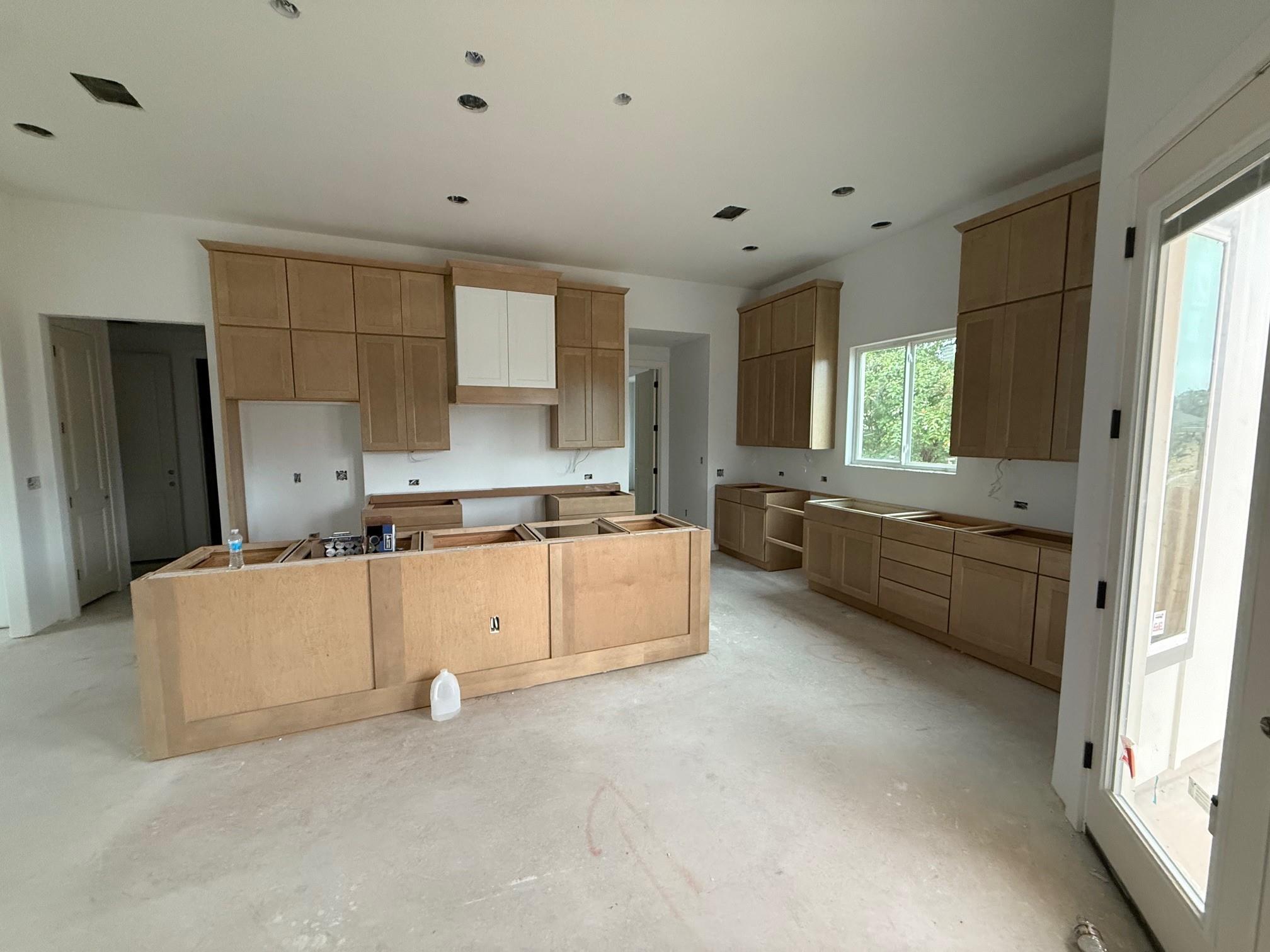 406 Hogans Place Pl, Meadowlakes, TX 78654