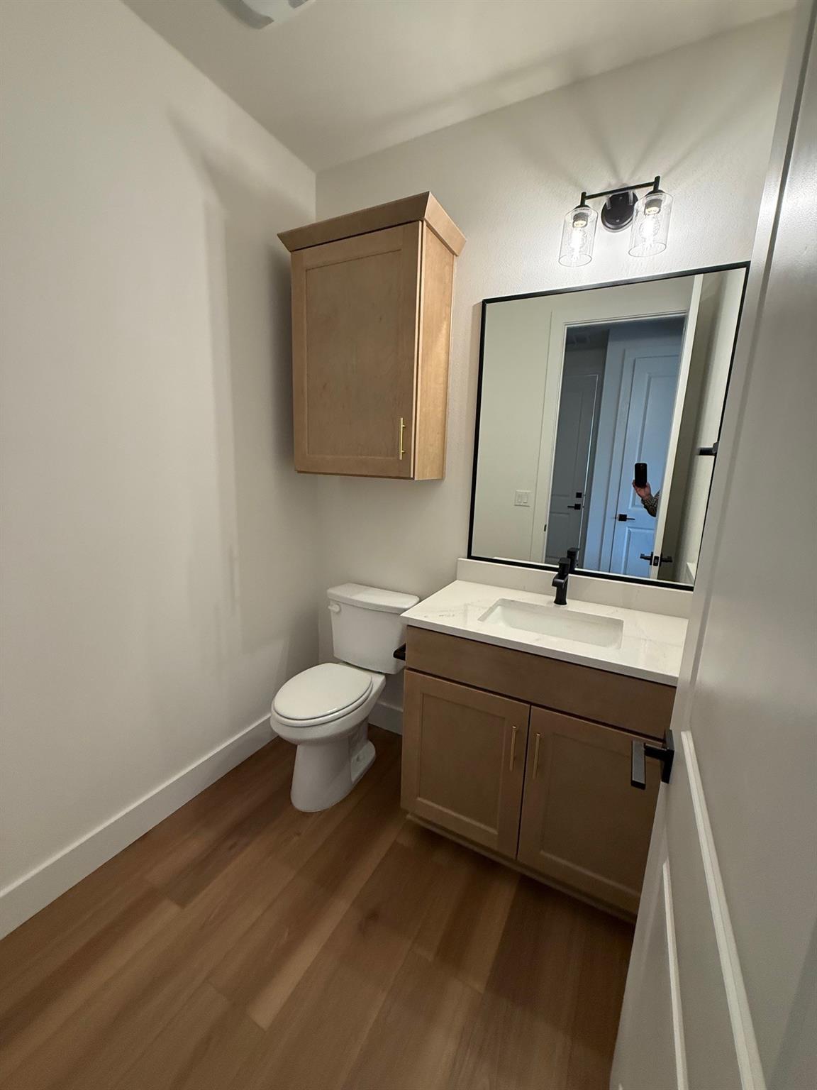 406 Hogans Place Pl, Meadowlakes, TX 78654