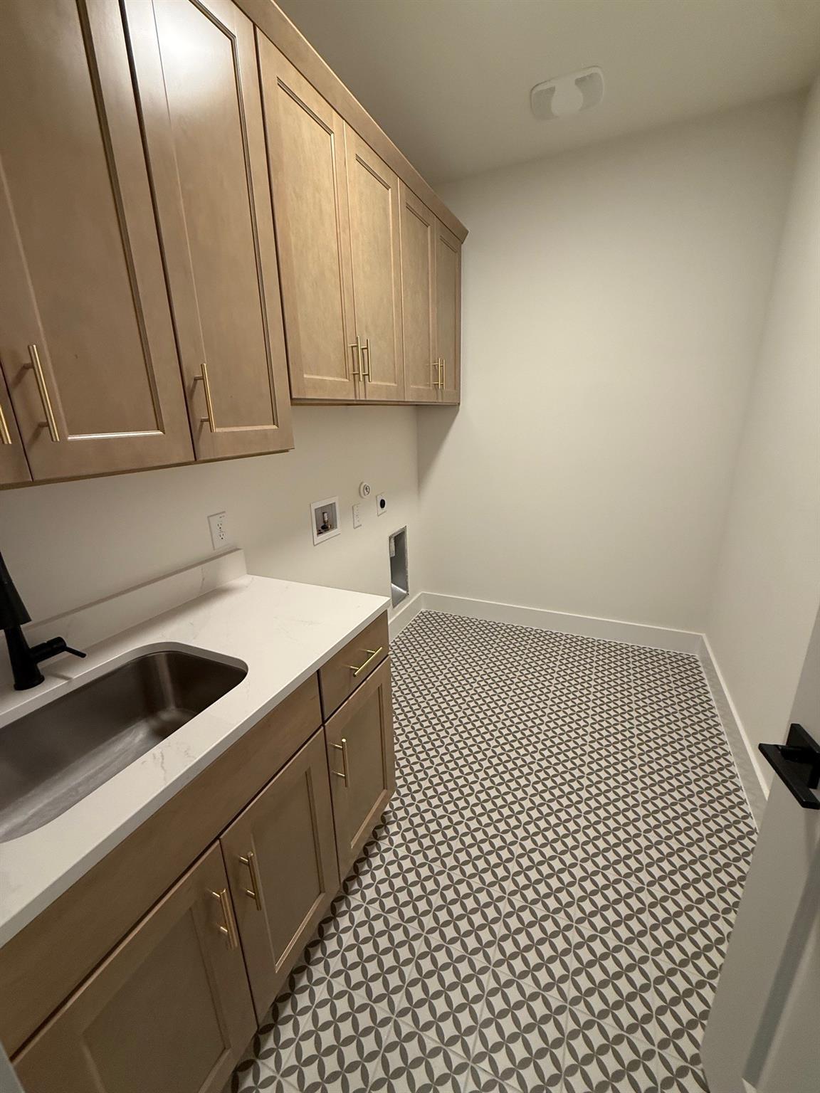 406 Hogans Place Pl, Meadowlakes, TX 78654