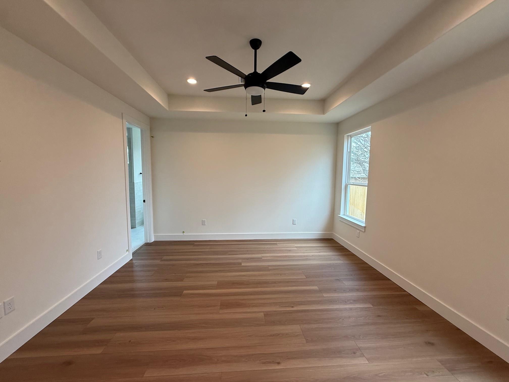 406 Hogans Place Pl, Meadowlakes, TX 78654