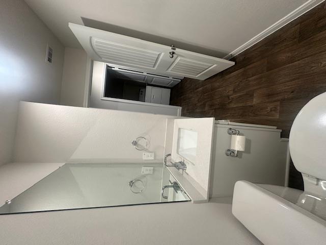 400 St Thomas St, Lockhart, TX 78644