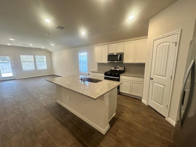 400 St Thomas St, Lockhart, TX 78644