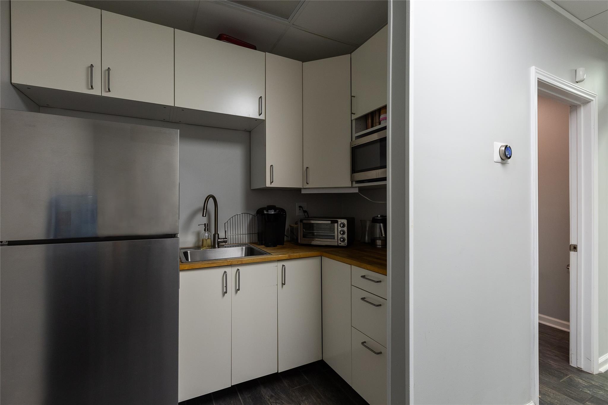 9086 Jollyville Rd, Austin, TX 78759