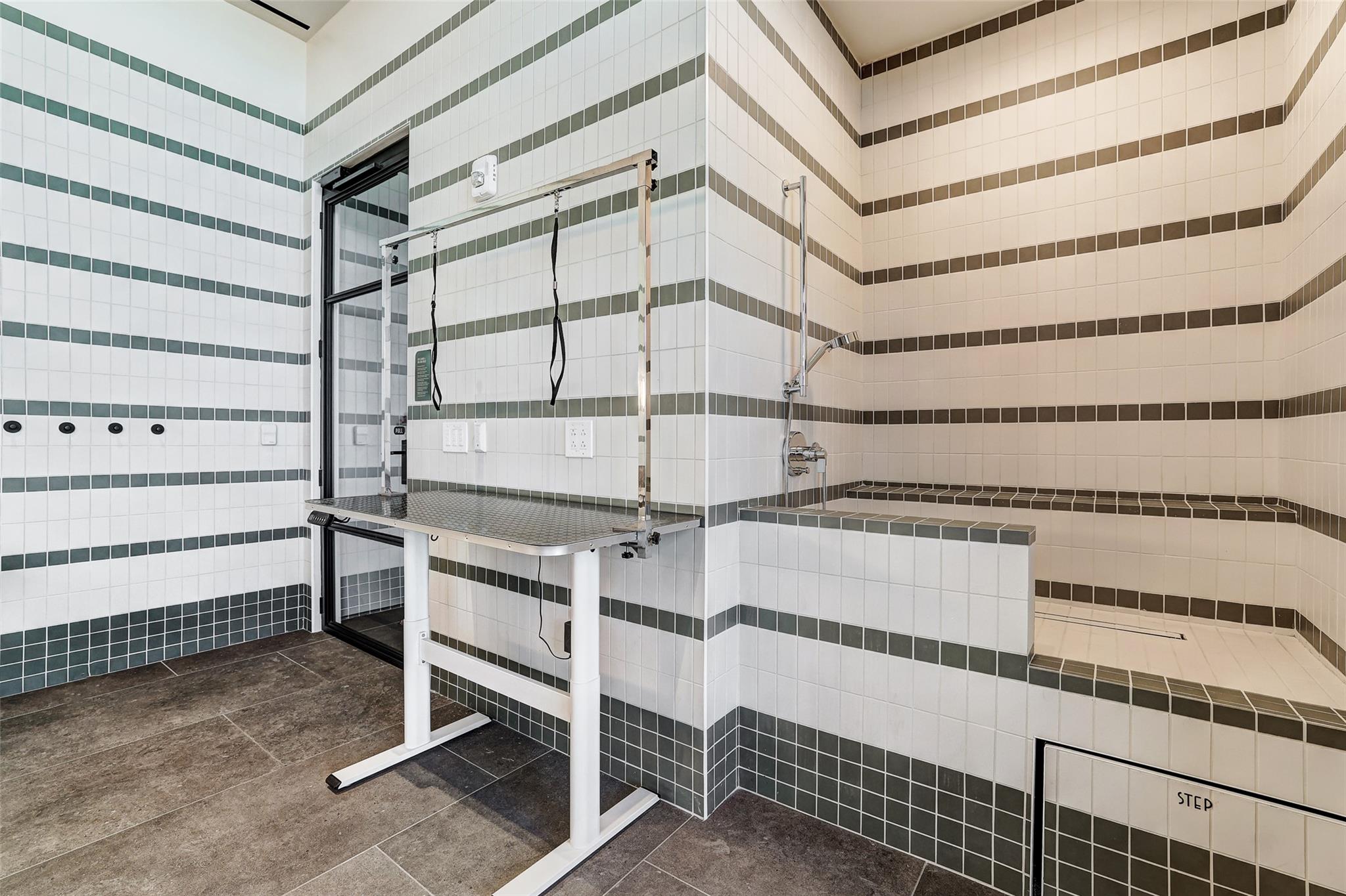 610 Davis St # 3008, Austin, TX 78701