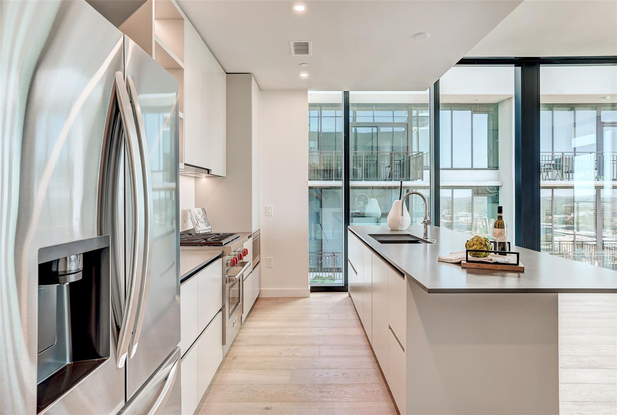 610 Davis St # 3008, Austin, TX 78701