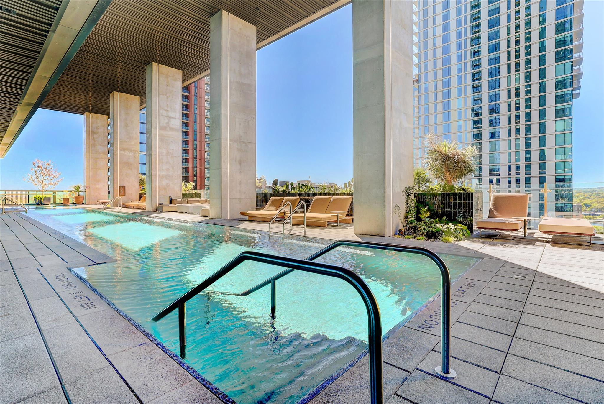 610 Davis St # 3008, Austin, TX 78701