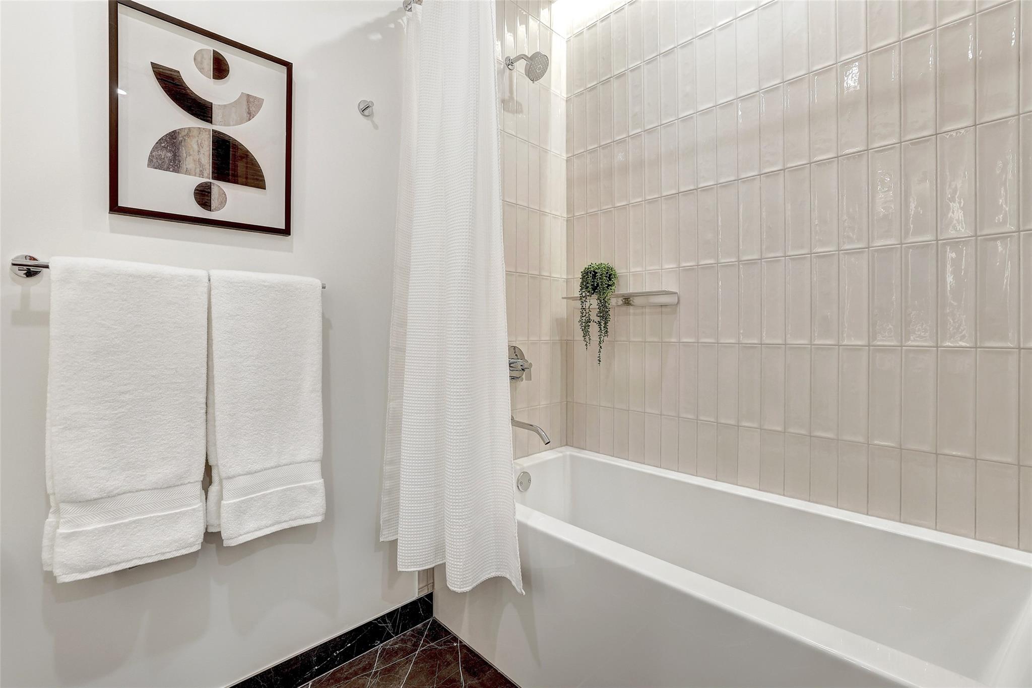 610 Davis St # 3008, Austin, TX 78701