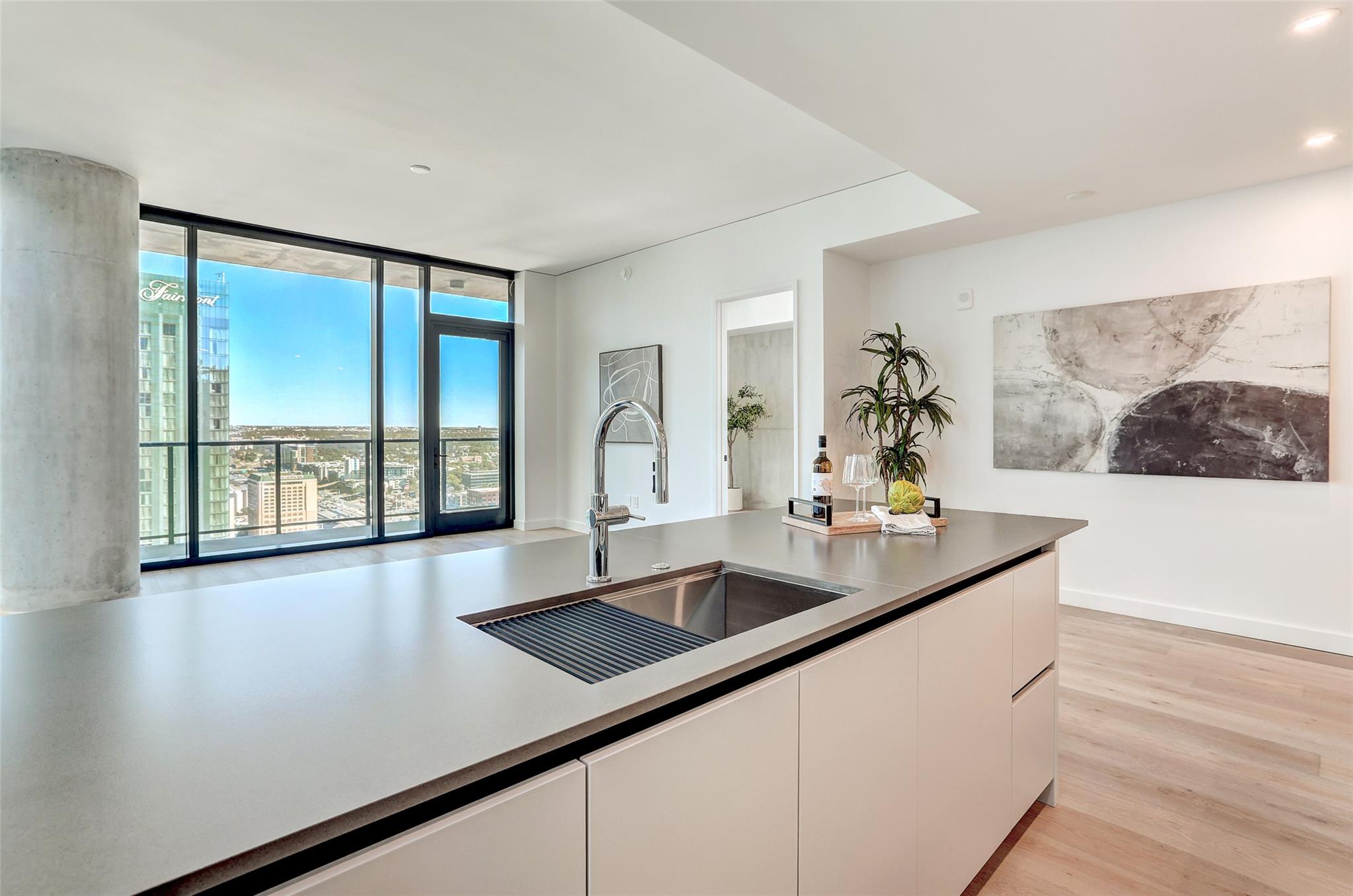 610 Davis St # 3008, Austin, TX 78701