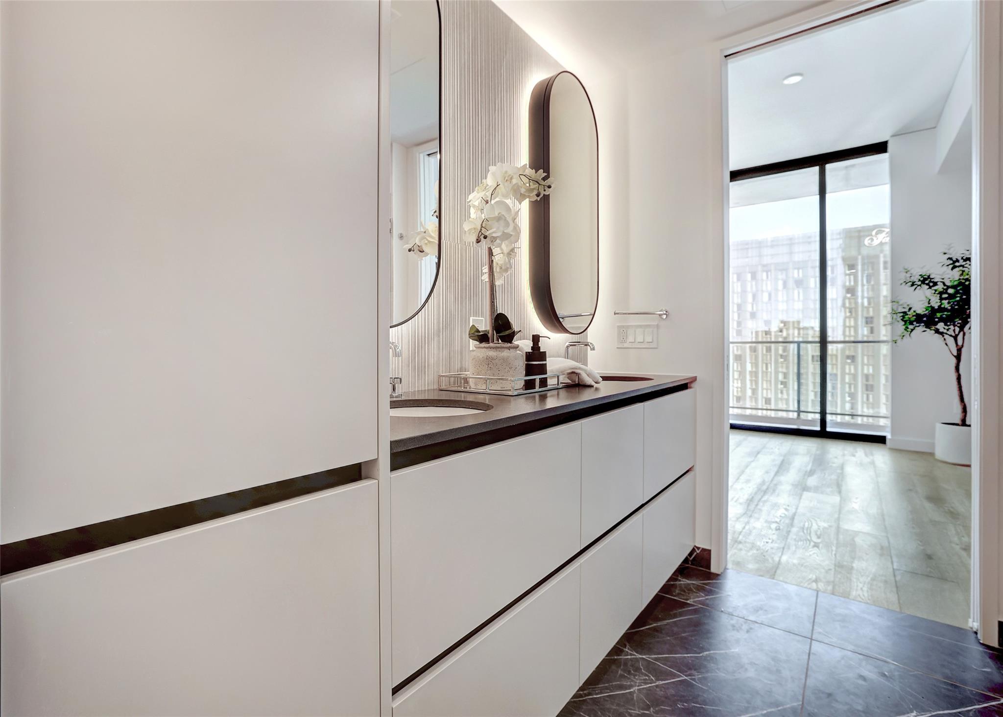 610 Davis St # 3008, Austin, TX 78701