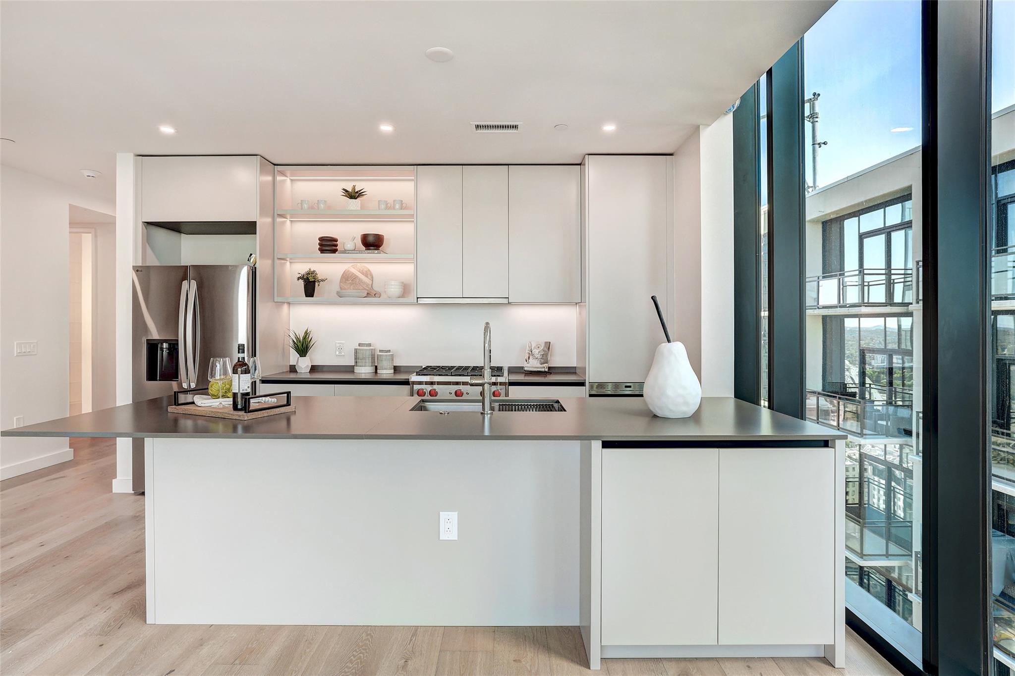 610 Davis St # 3008, Austin, TX 78701