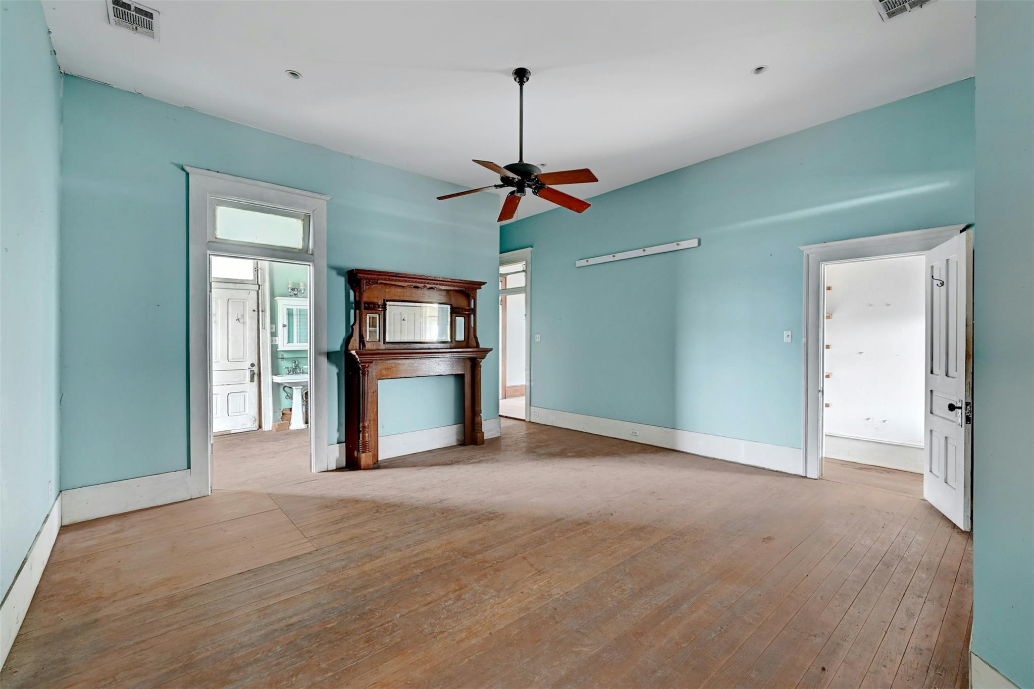 709 Lexington St, Manor, TX 78653