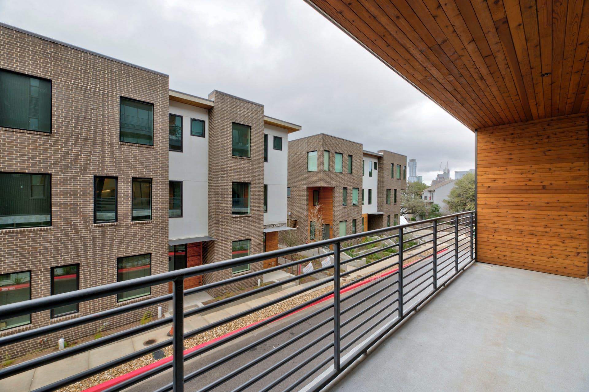 900 S 1st St # 218, Austin, TX 78704