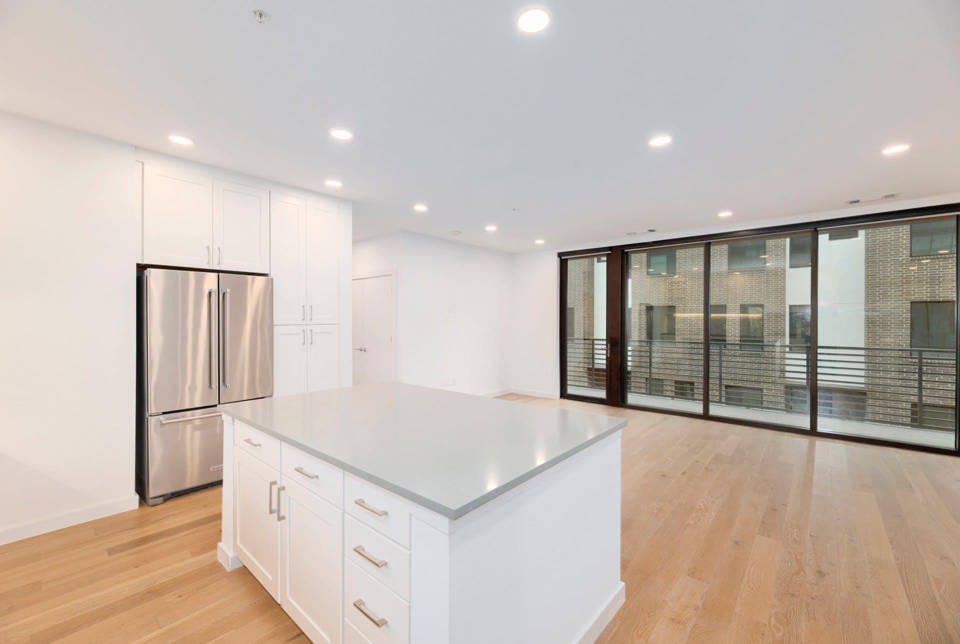 900 S 1st St # 218, Austin, TX 78704